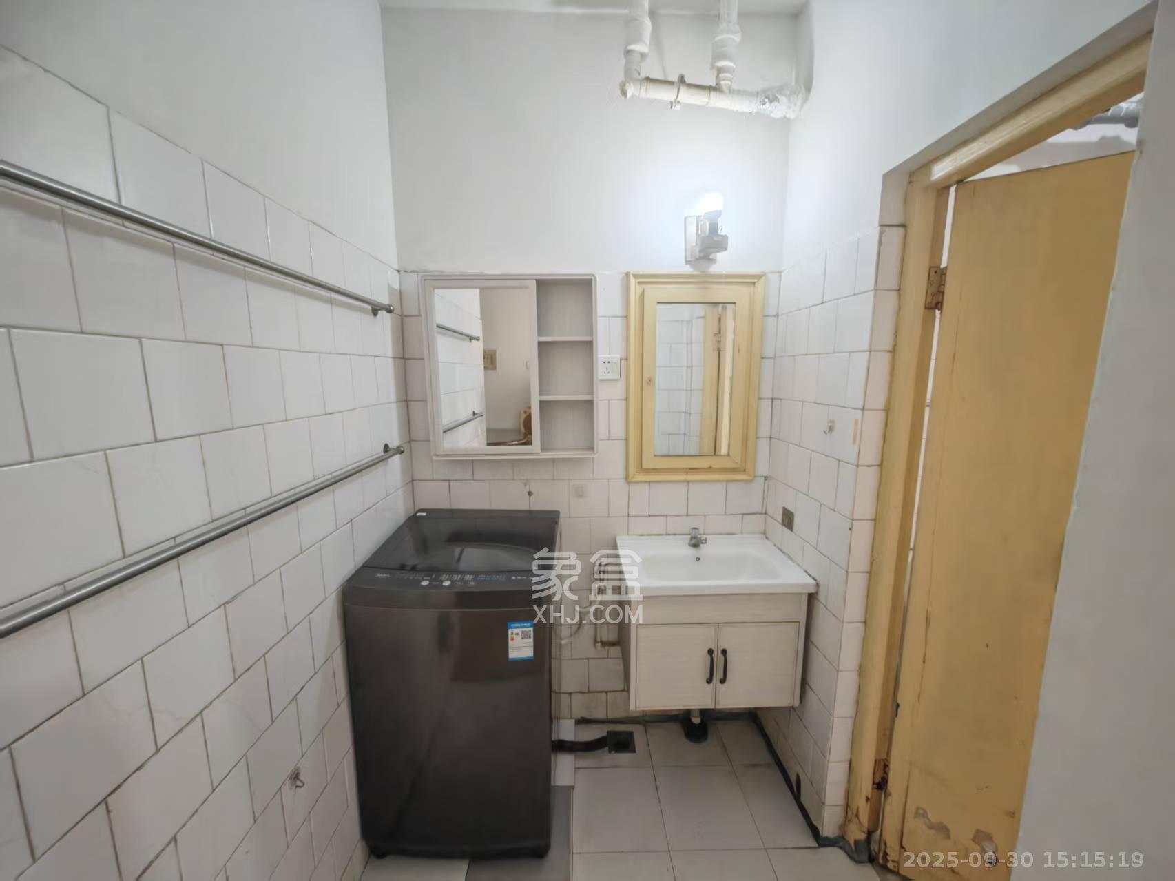 华侨一村 2室1厅1卫 2300.0元/月 华侨一村 2室1厅1卫 2300.0元/月室内图