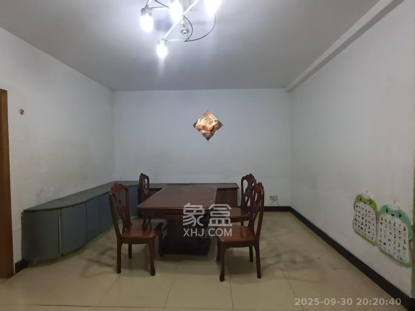 马王堆陶瓷建材新城 3室2厅1卫 1600.0元/月 马王堆陶瓷建材新城 3室2厅1卫 1600.0元/月室内图