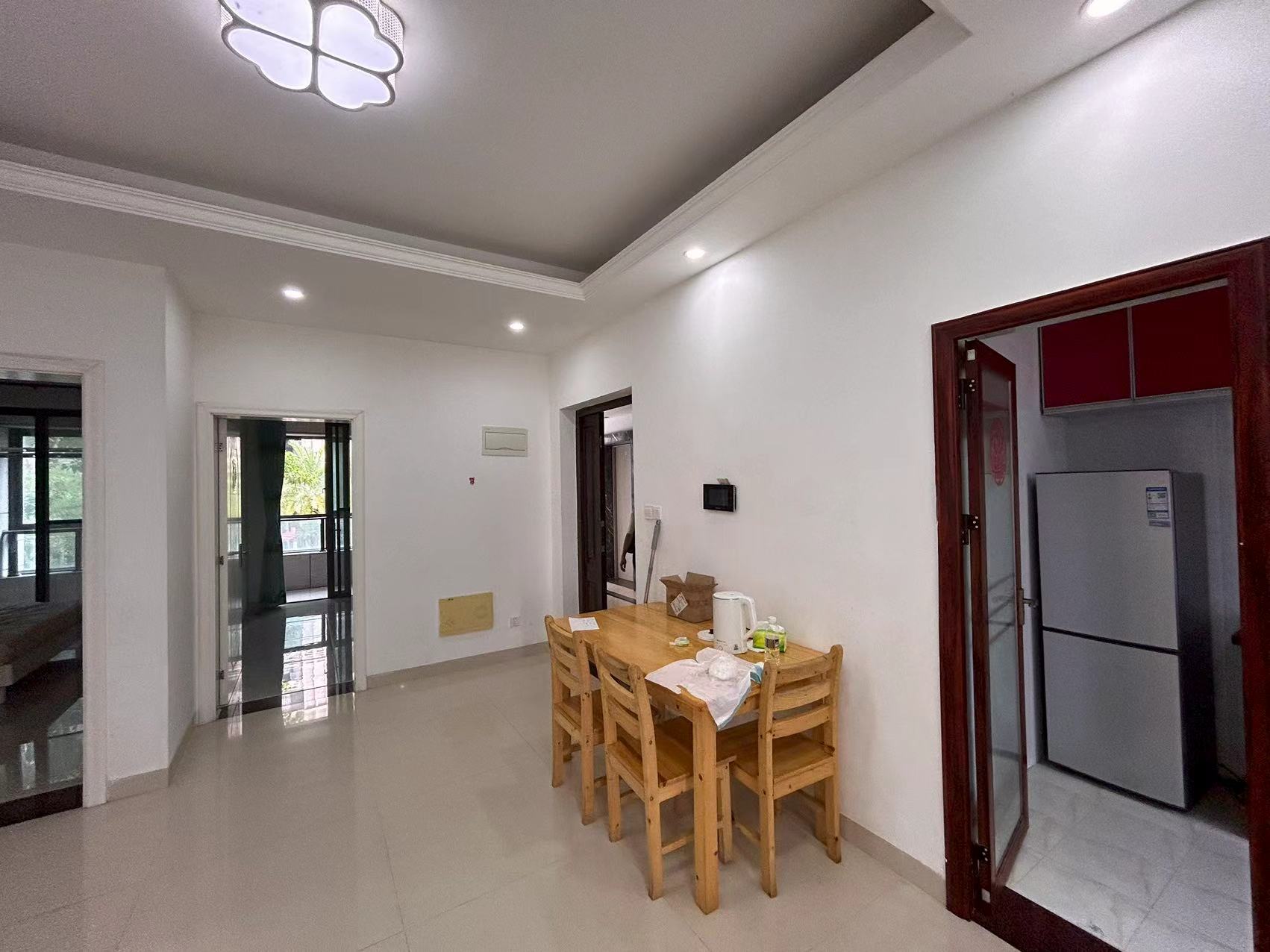 滨海新天地 3室2厅1卫 2300.0元/月 滨海新天地 3室2厅1卫 2300.0元/月室内图