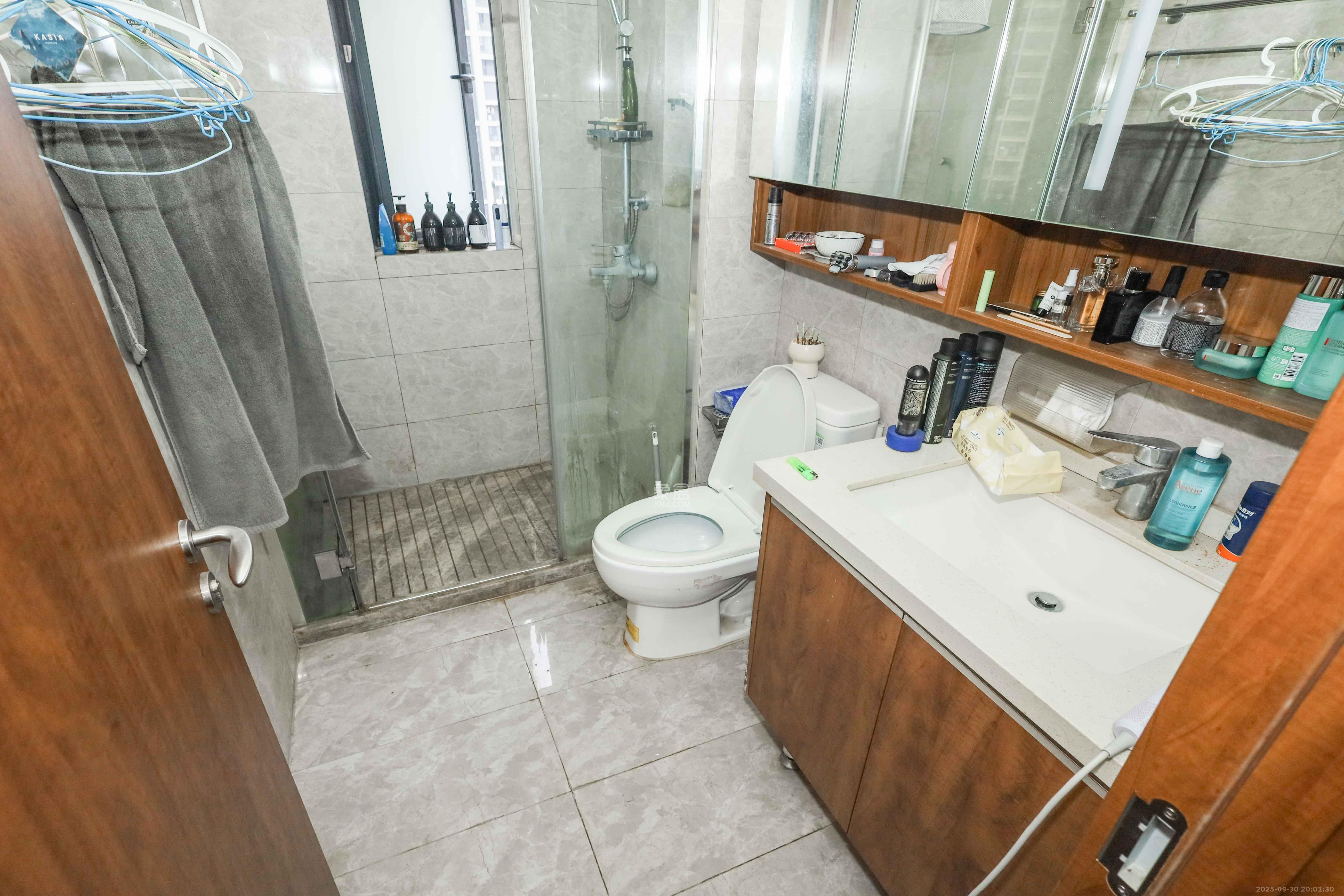 梅溪悦章  4室2厅2卫    180.0万卫生间