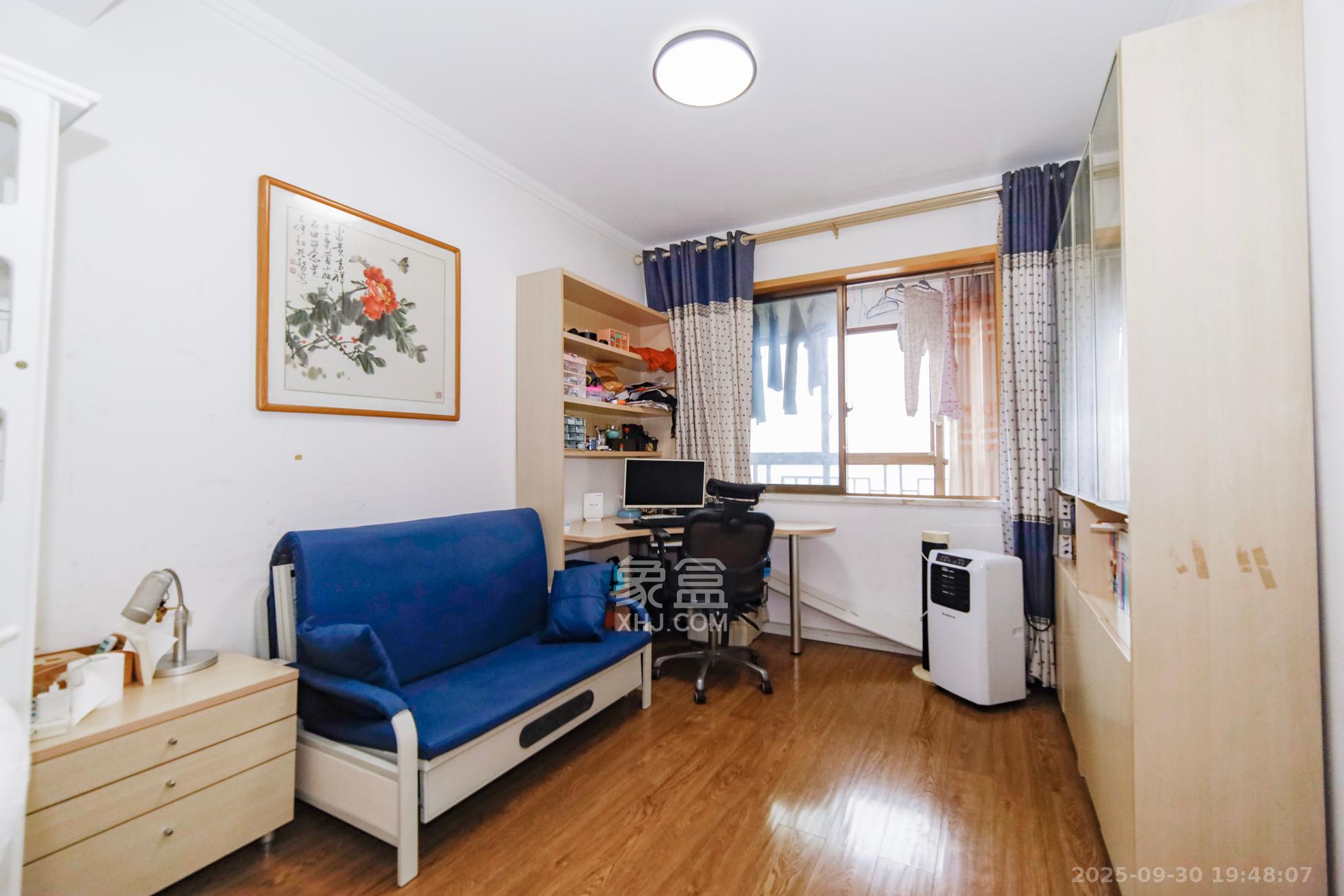 香樟鑫都  4室2厅2卫    115.8万卧室