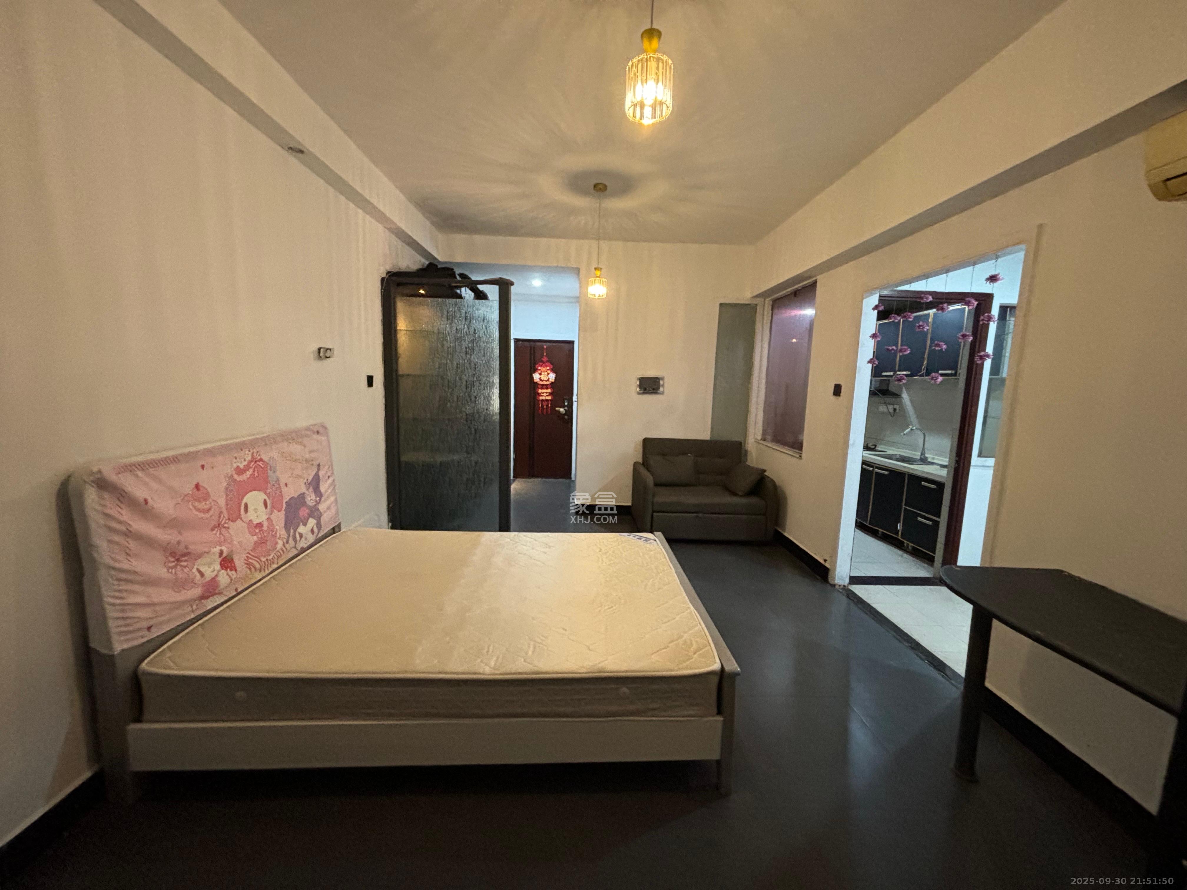 新青年公寓  1室1厅1卫    1600.0元/月 新青年公寓  1室1厅1卫    1600.0元/月室内图