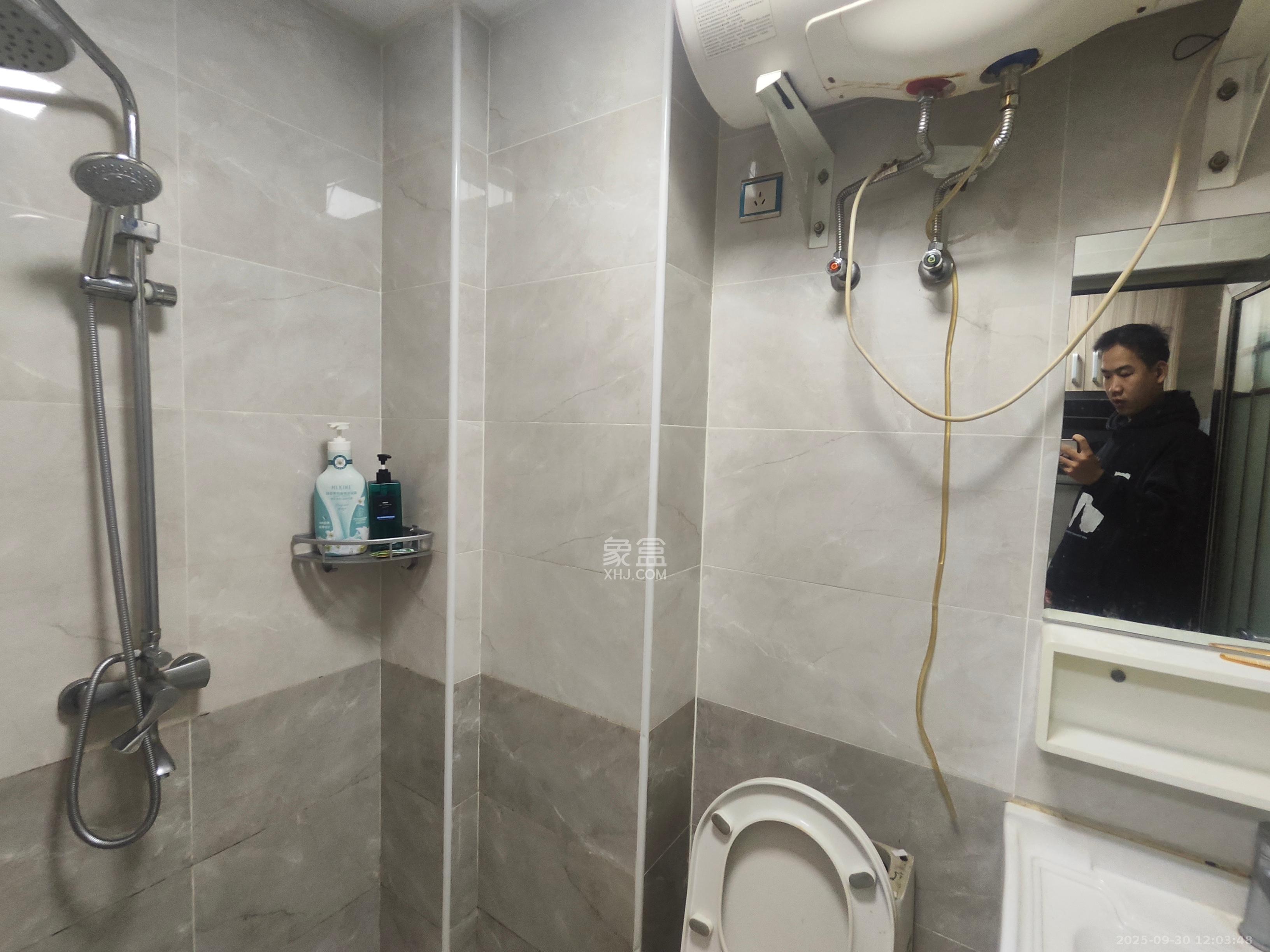 东盈商业广场(华泉城市广场) 1室1厅1卫 1600.0元/月 东盈商业广场(华泉城市广场) 1室1厅1卫 1600.0元/月室内图