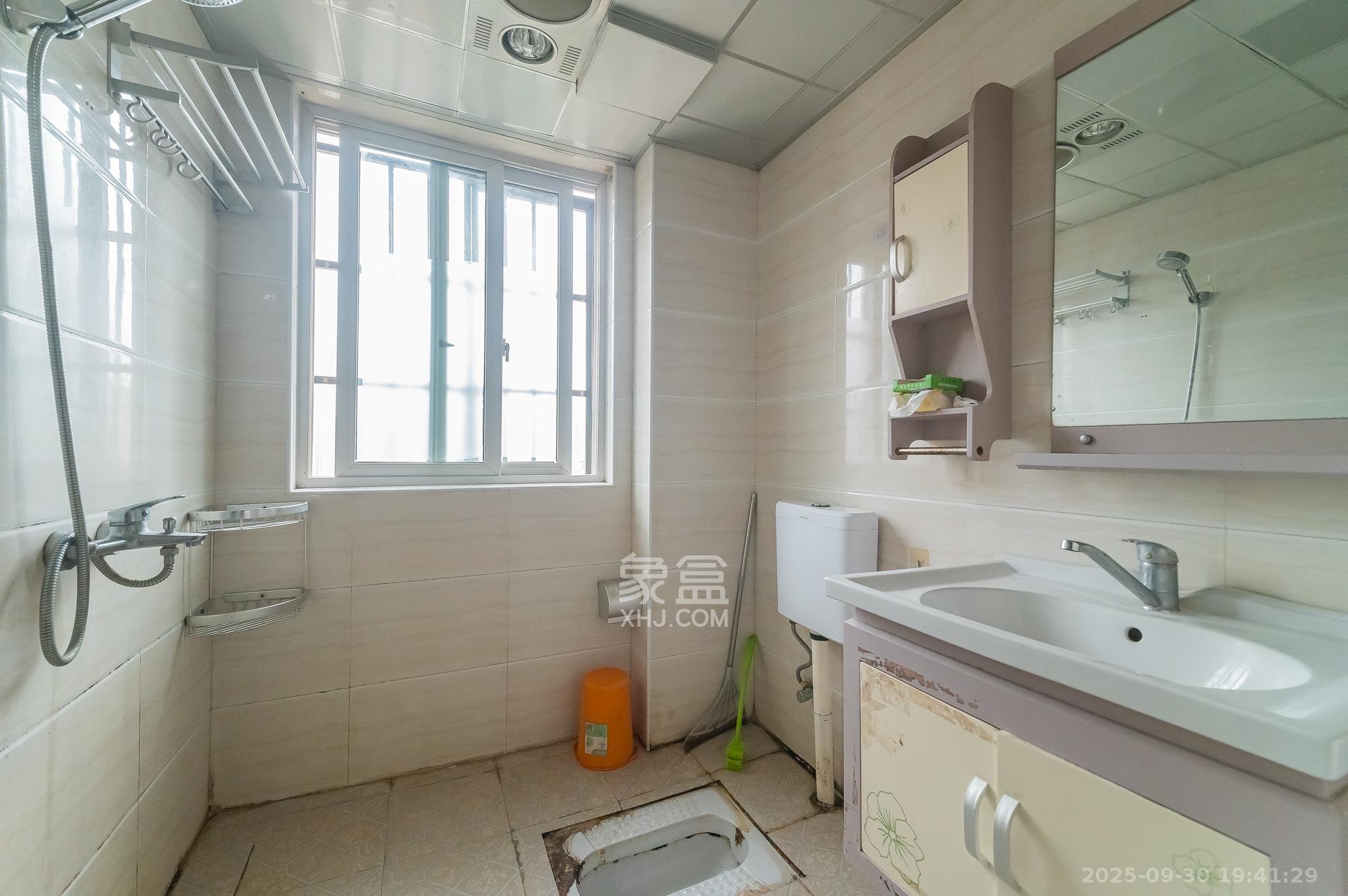 筑梦佳园  3室2厅1卫    55.0万 筑梦佳园  3室2厅1卫    55.0万卫生间