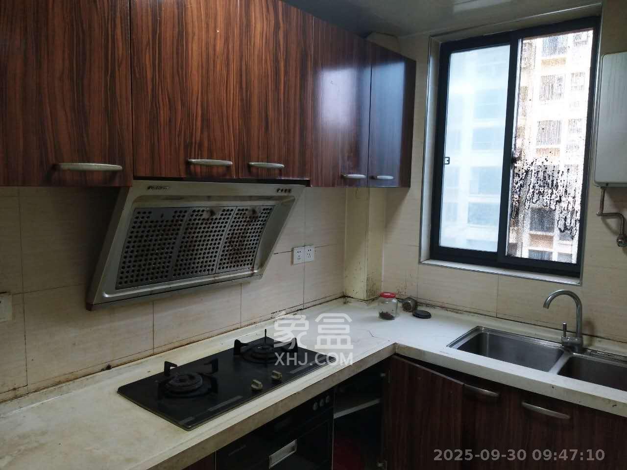保利麓谷林语B区  3室2厅1卫   2100.00元/月室内图