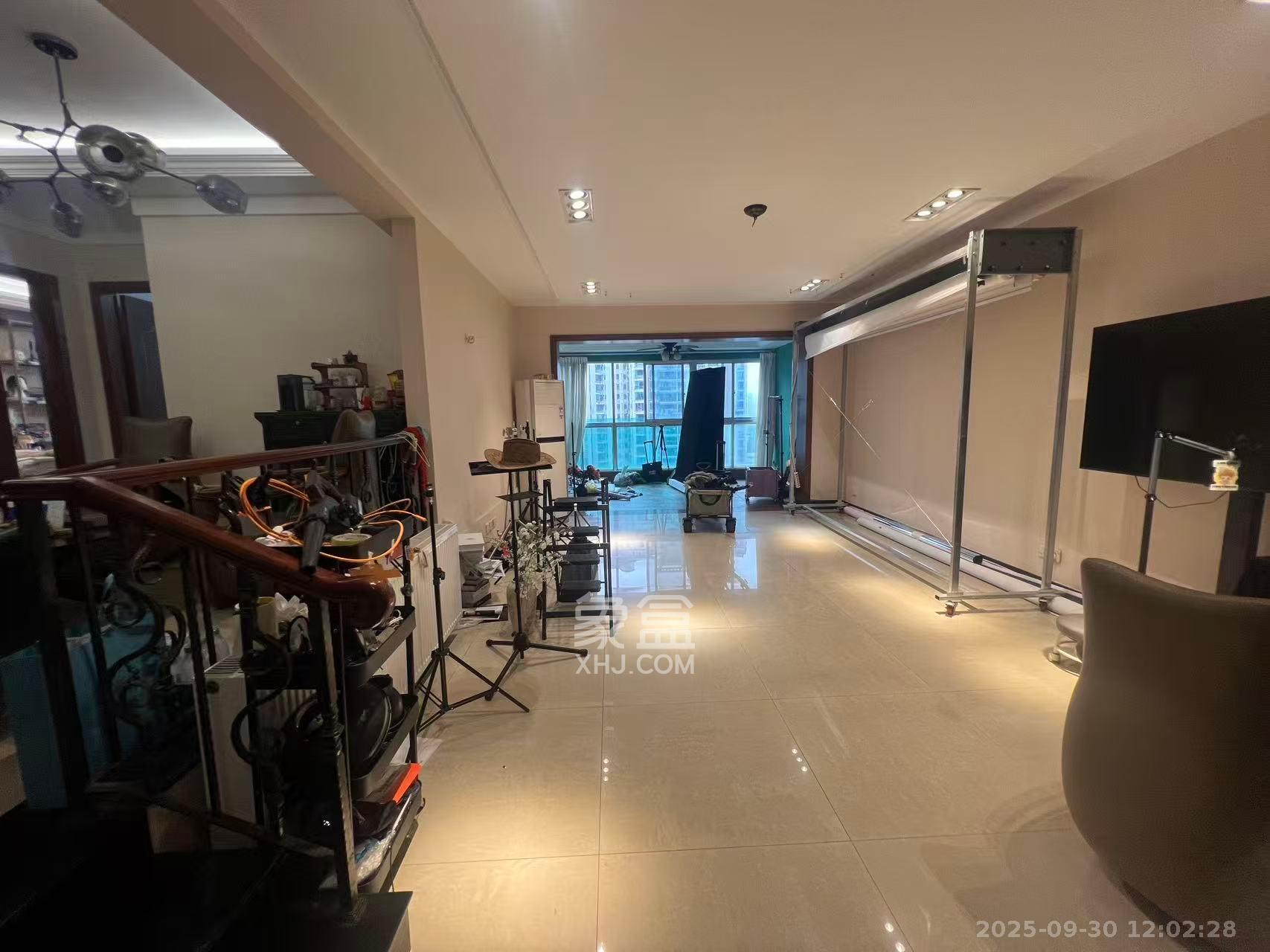 王府花园 4室2厅2卫 4300.0元/月 王府花园 4室2厅2卫 4300.0元/月室内图