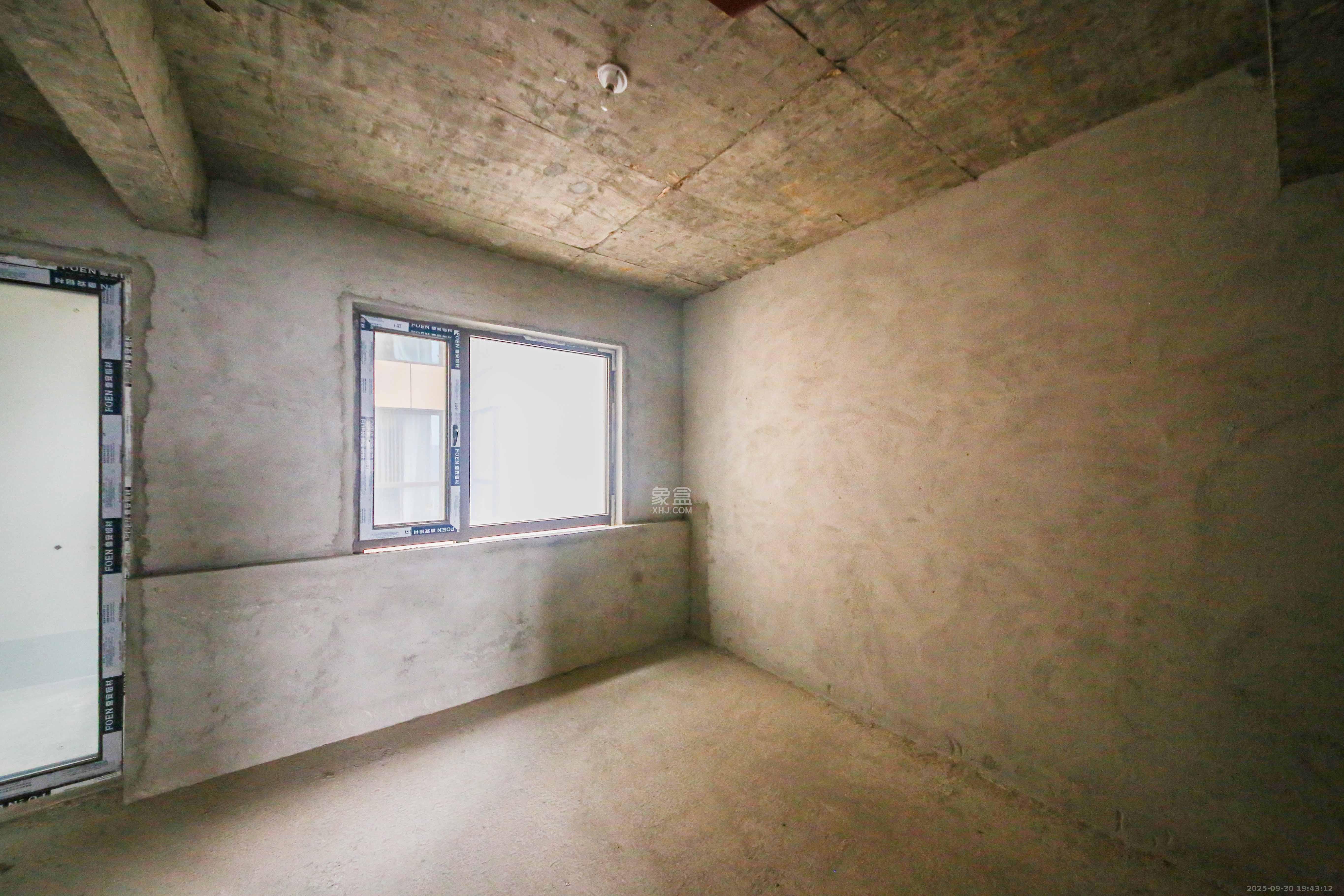 天一康园(湖南电力科技园)  4室2厅2卫    270.0万卧室