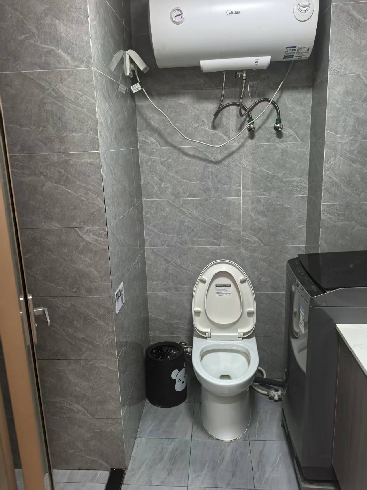 福天华府 1室1厅1卫 1300.0元/月 福天华府 1室1厅1卫 1300.0元/月室内图