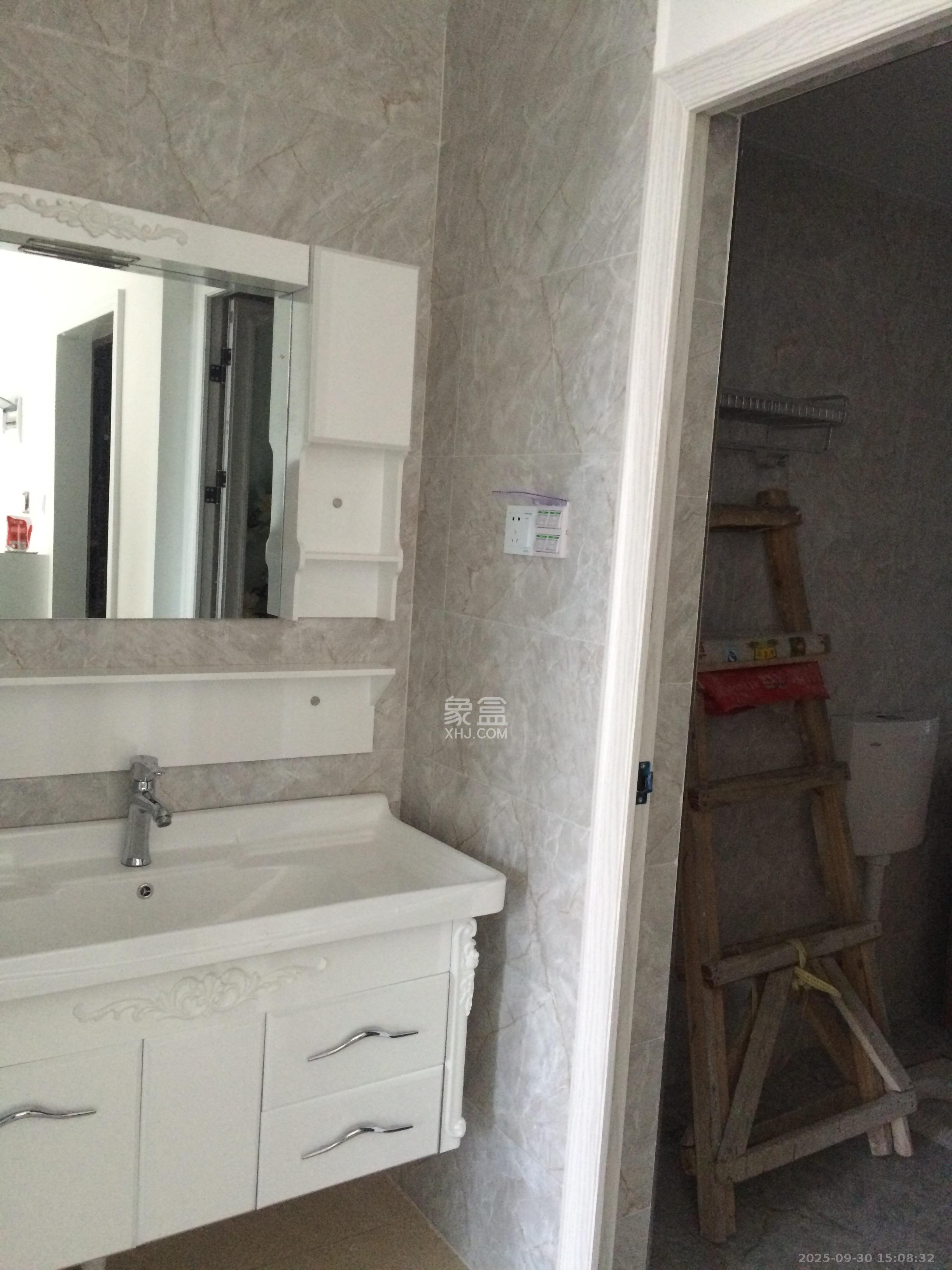 地华梅溪湖畔 1室1厅1卫 1800.0元/月 地华梅溪湖畔 1室1厅1卫 1800.0元/月室内图