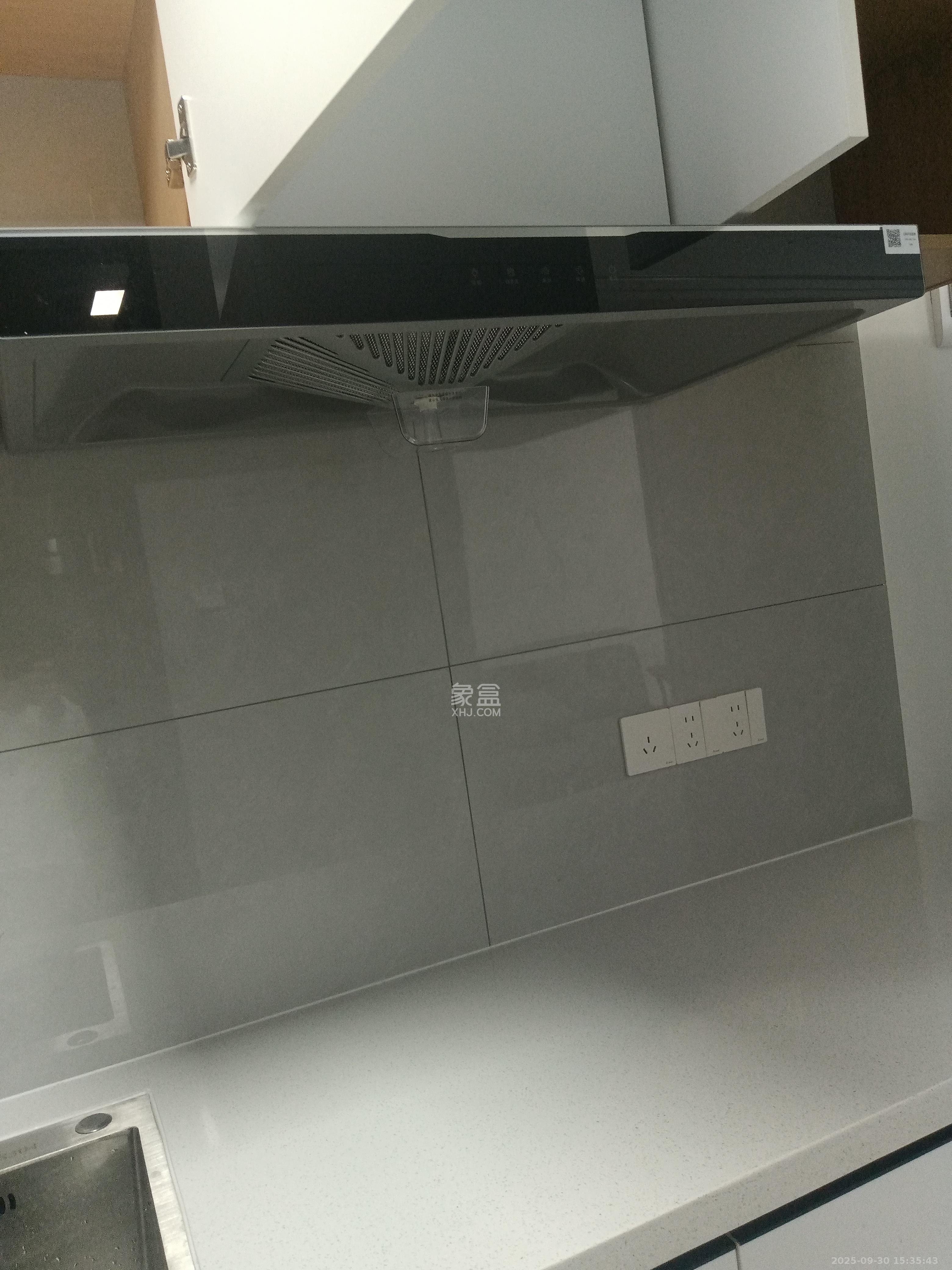 中海珑悦府  1室1厅1卫   1300.00元/月室内图