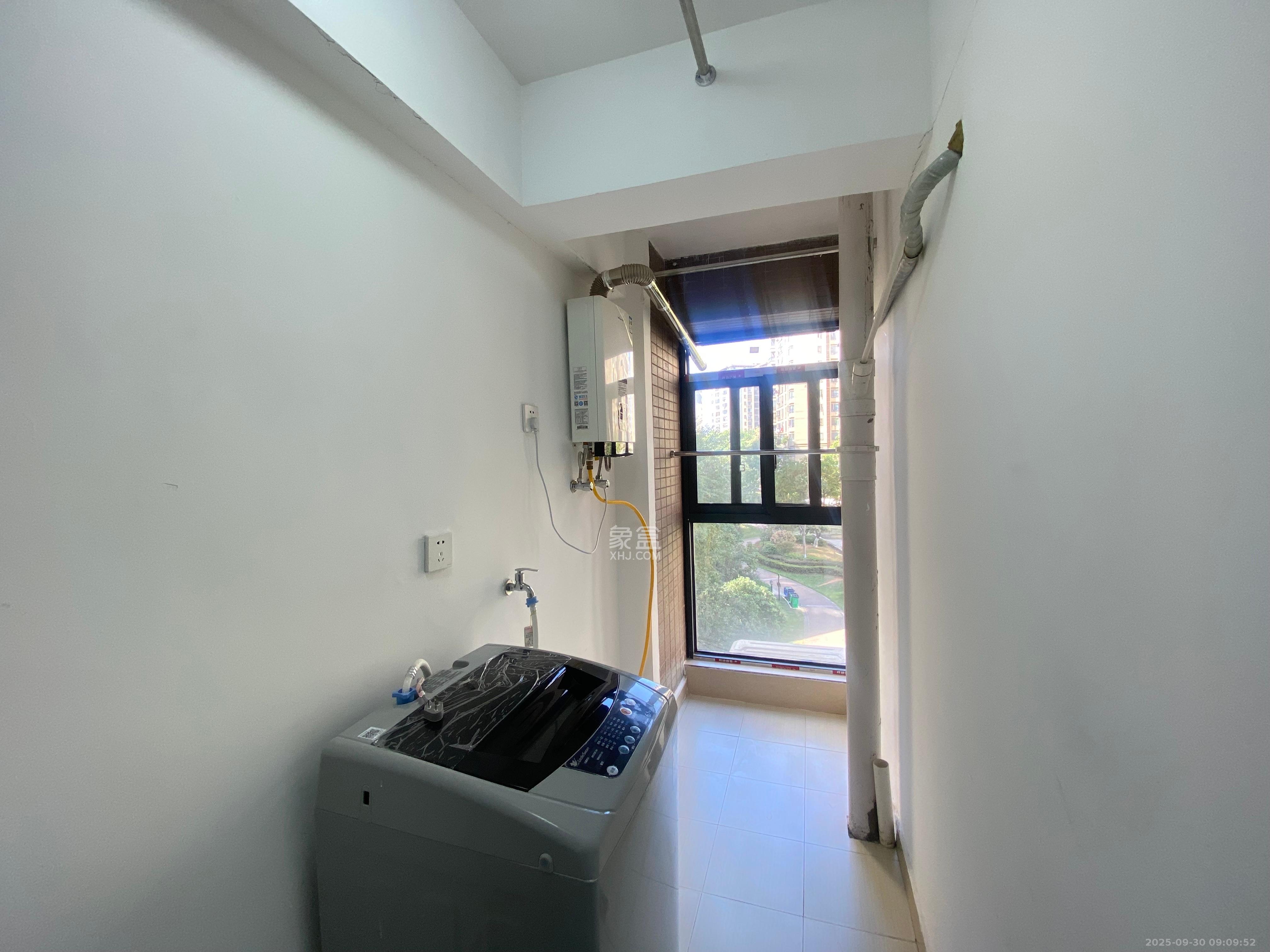 中建芙蓉嘉苑 1室1厅1卫 1800.0元/月 中建芙蓉嘉苑 1室1厅1卫 1800.0元/月室内图