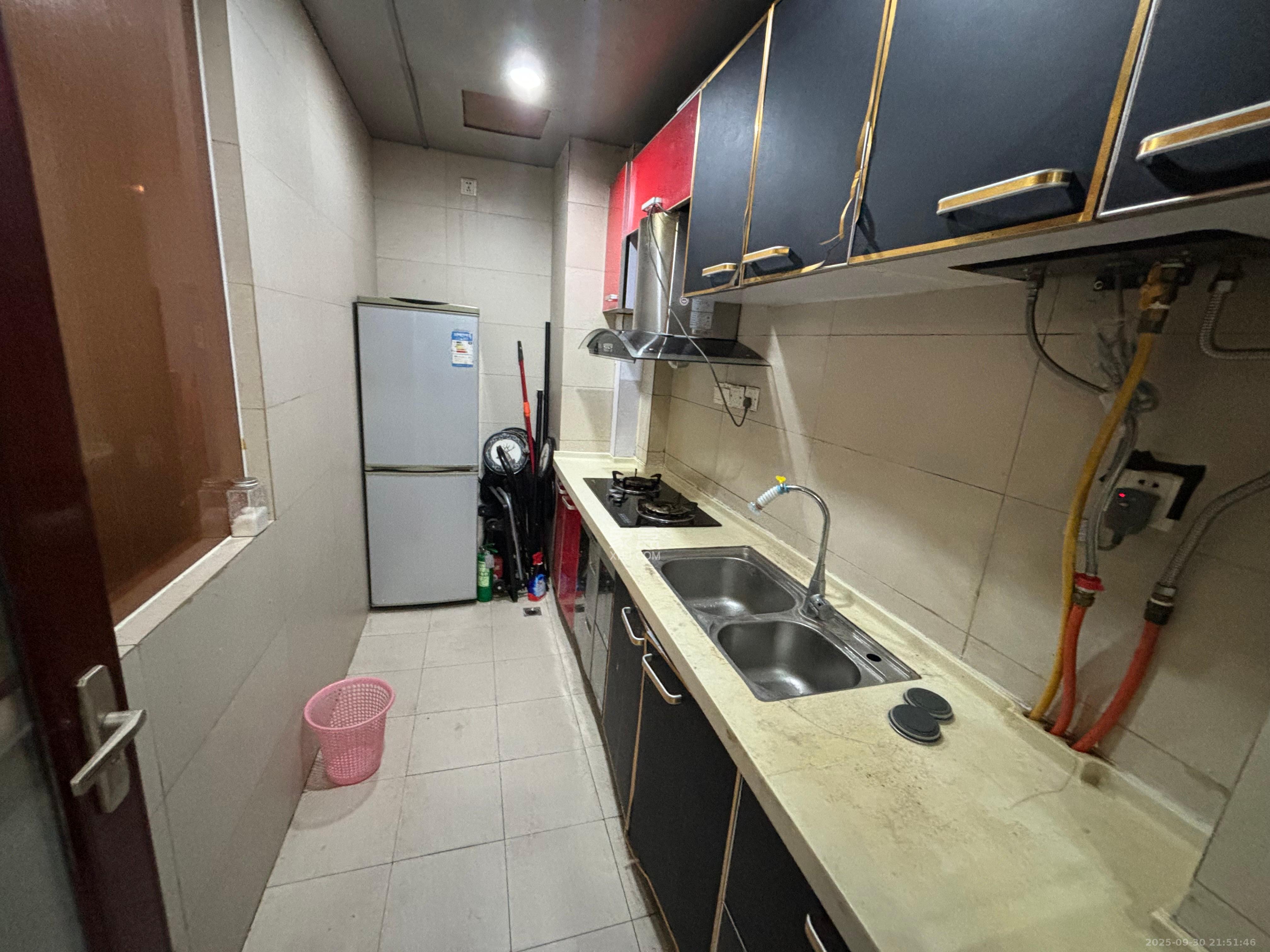 新青年公寓  1室1厅1卫    1600.0元/月 新青年公寓  1室1厅1卫    1600.0元/月室内图