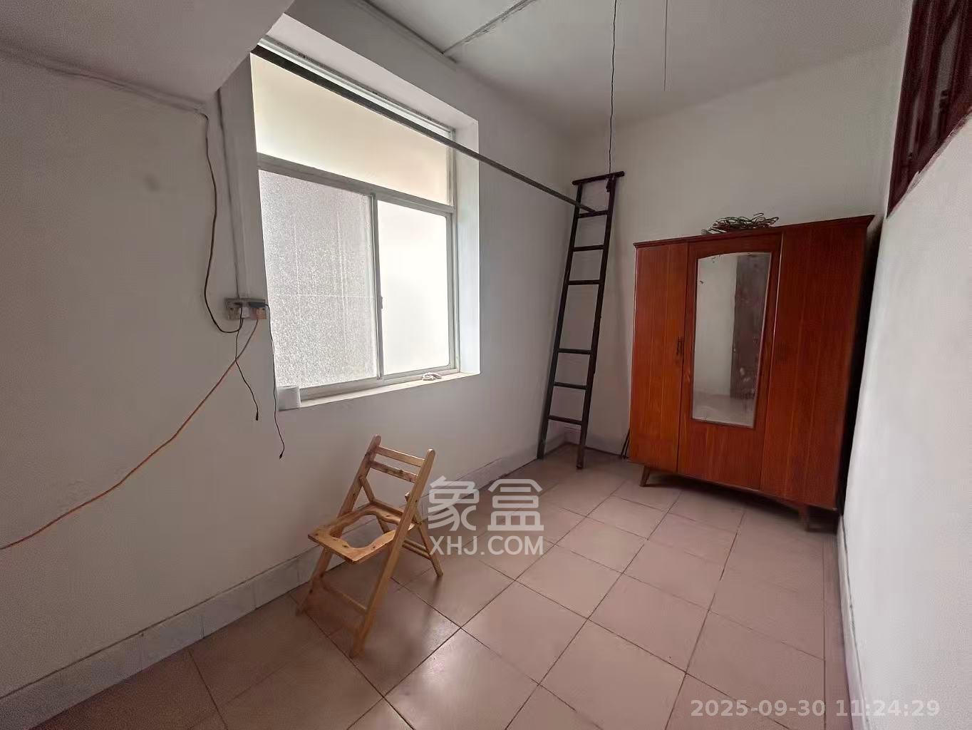 湖开小区(湖南开关厂宿舍)/南大桥社区 3室1厅1卫 1100.0元/月 湖开小区(湖南开关厂宿舍)/南大桥社区 3室1厅1卫 1100.0元/月室内图