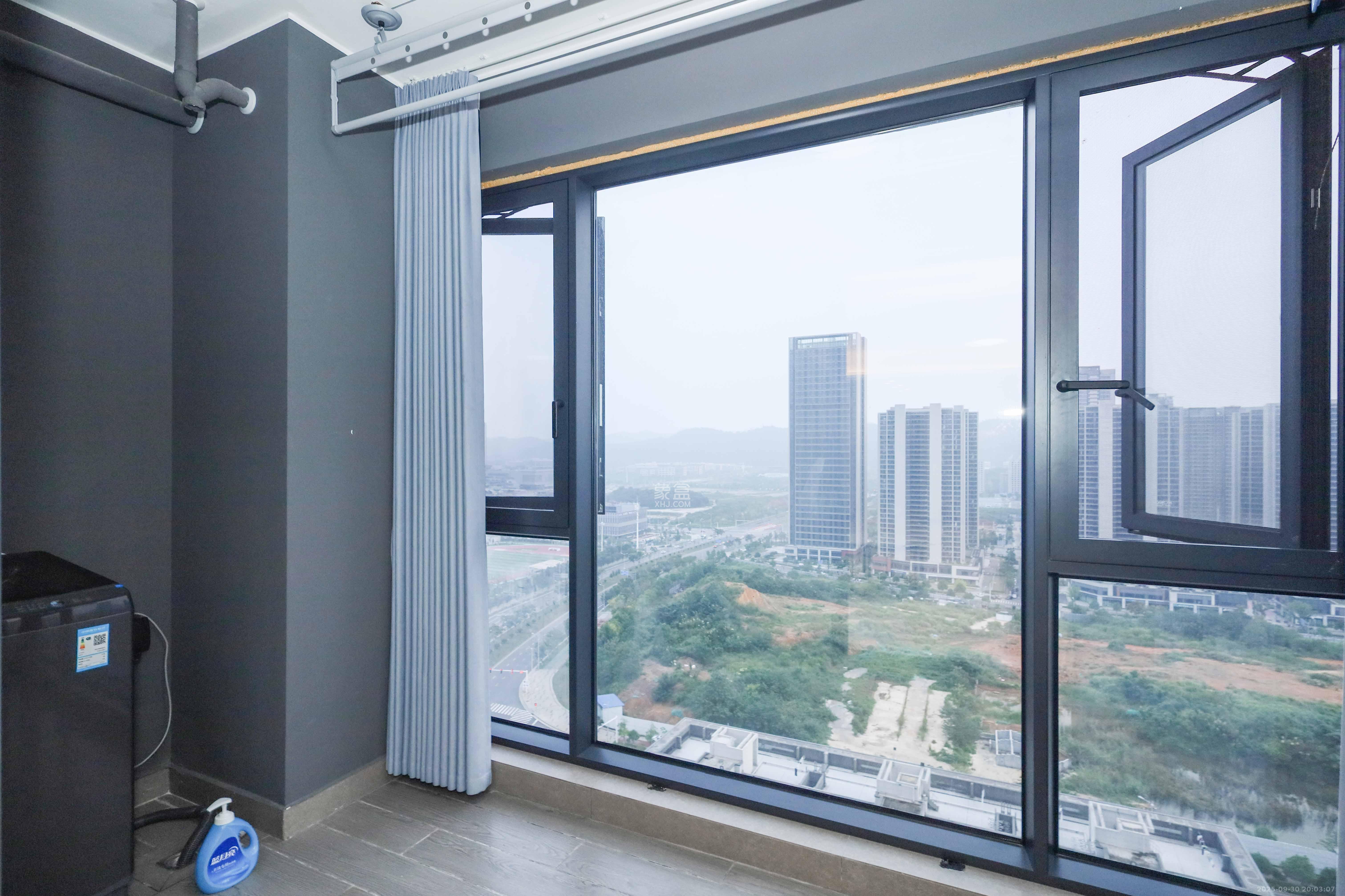 中海麓山境北区 3室2厅2卫 140.0万 中海麓山境北区 3室2厅2卫 140.0万阳台