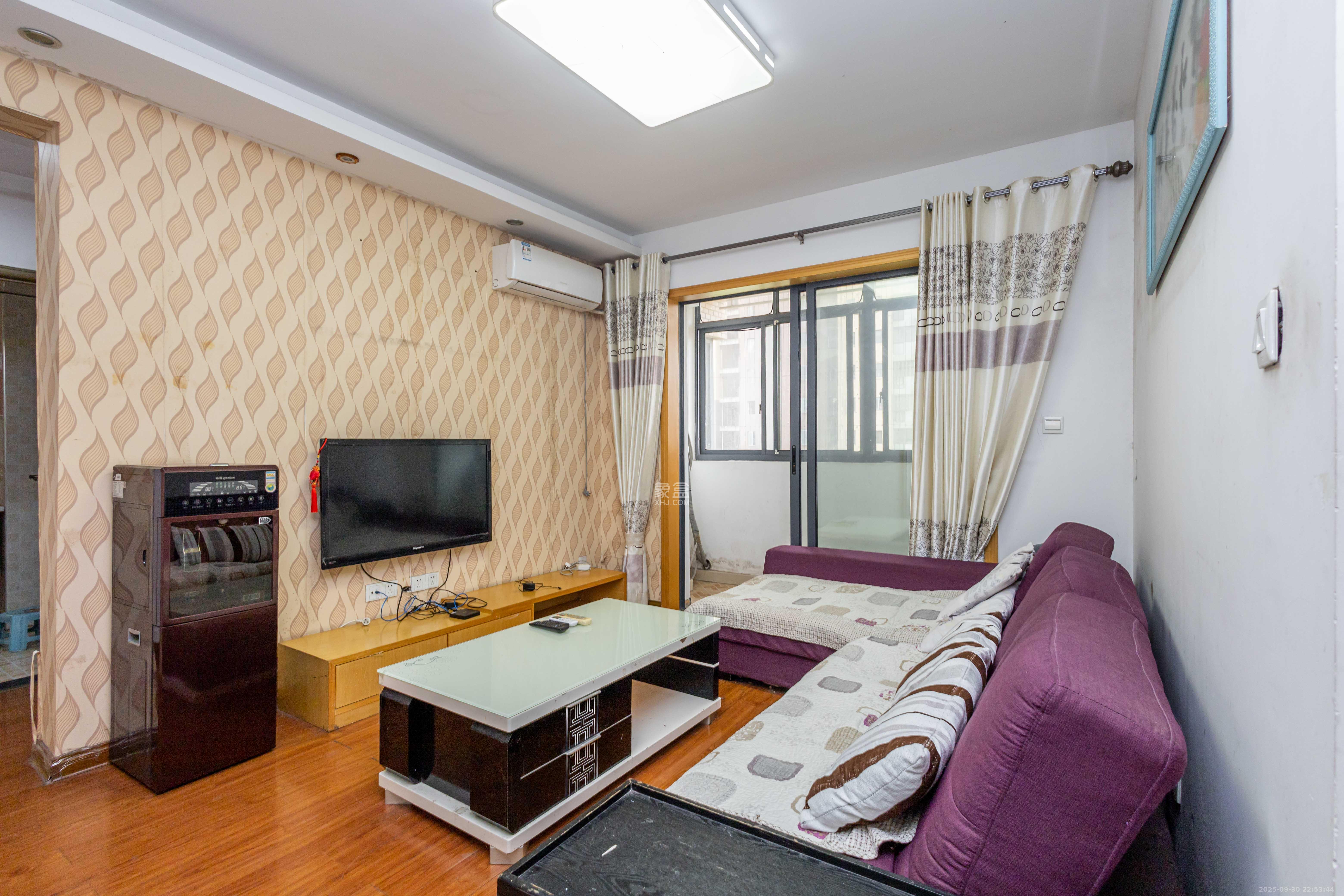 中国铁建国际城一期 3室2厅1卫 48.8万 中国铁建国际城一期 3室2厅1卫 48.8万客厅