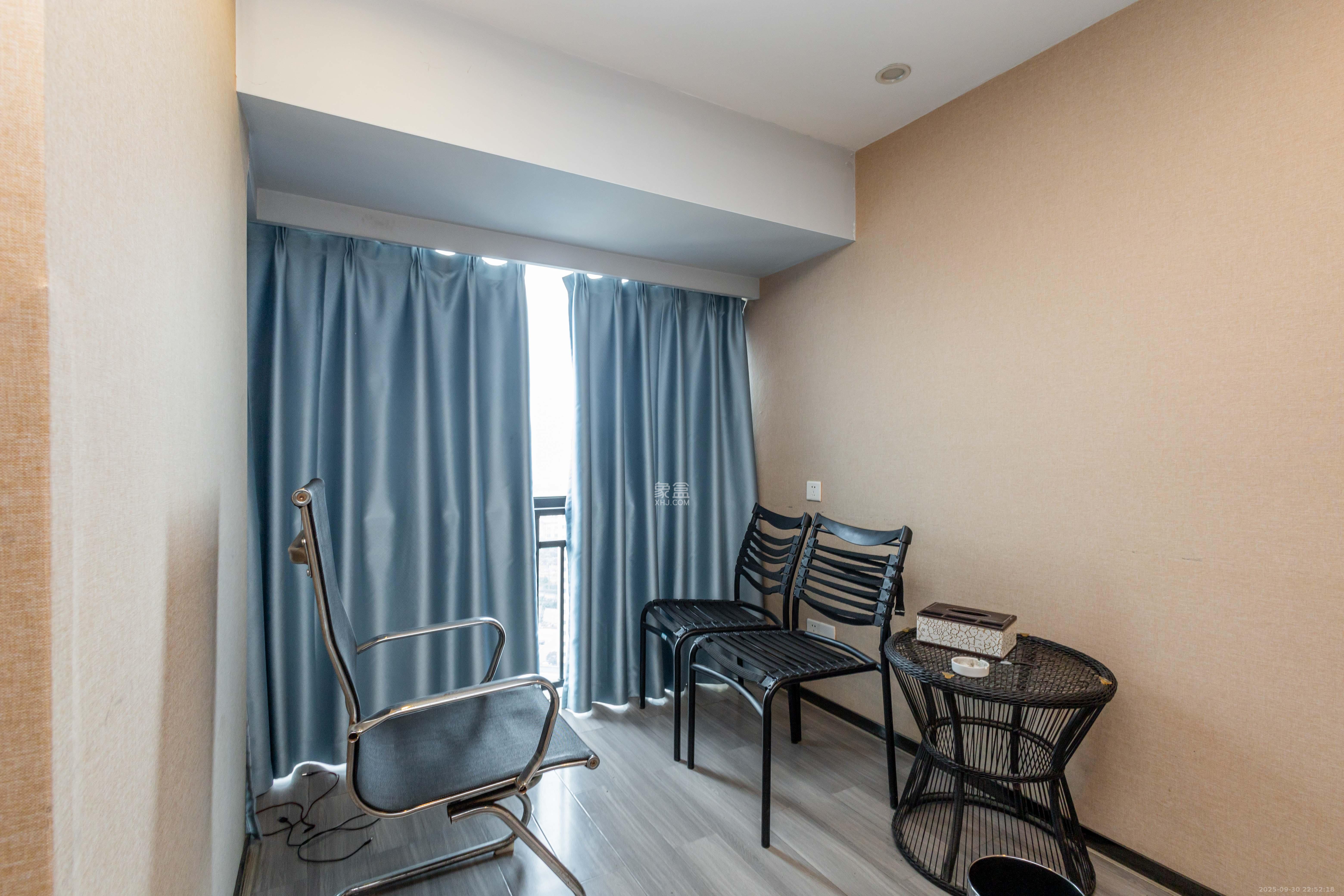 方略90公馆  1室1厅1卫    17.8万 方略90公馆  1室1厅1卫    17.8万客厅