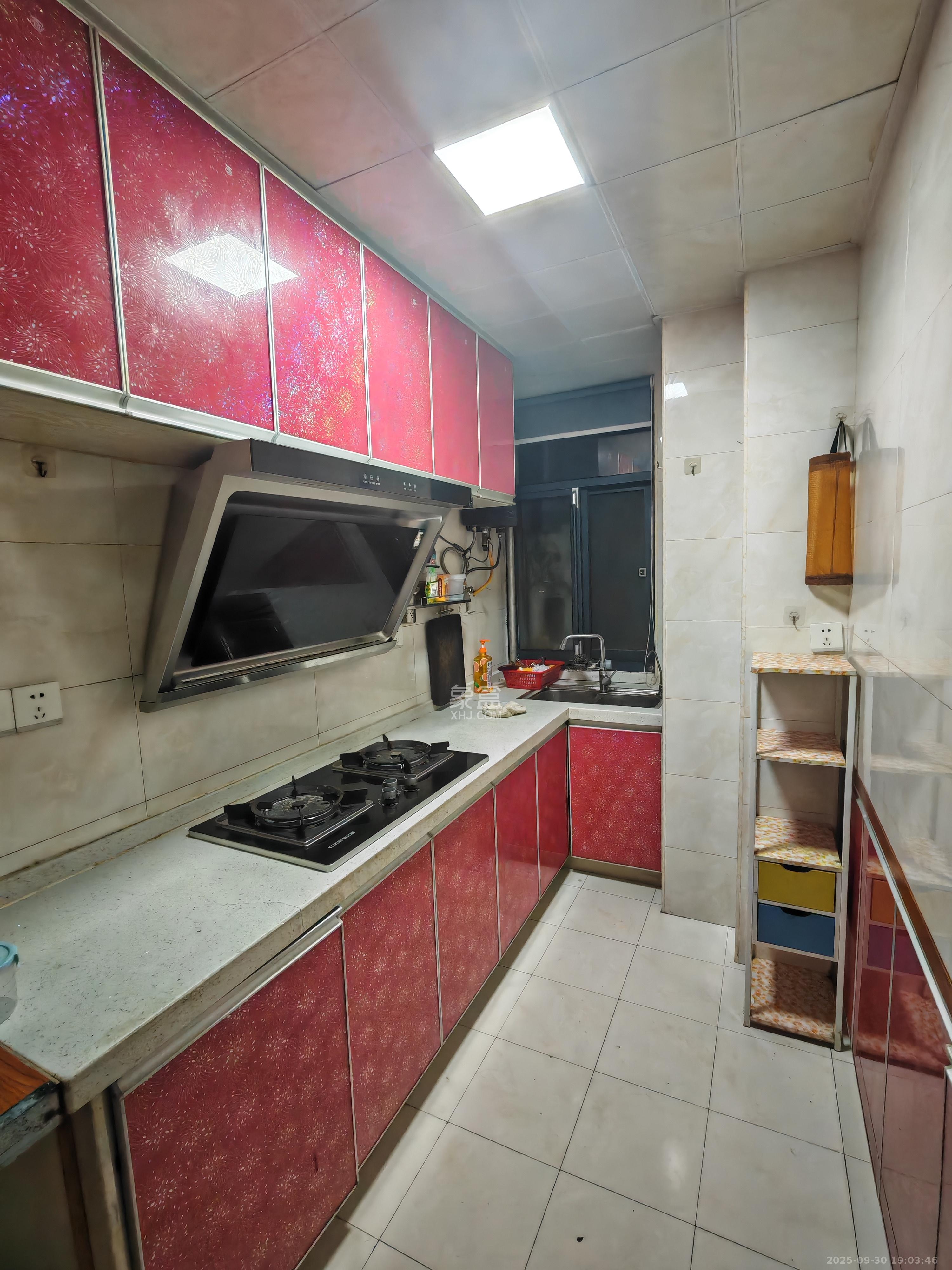 月亮湾草莓街区一、二期 3室2厅1卫 1800.0元/月 月亮湾草莓街区一、二期 3室2厅1卫 1800.0元/月室内图