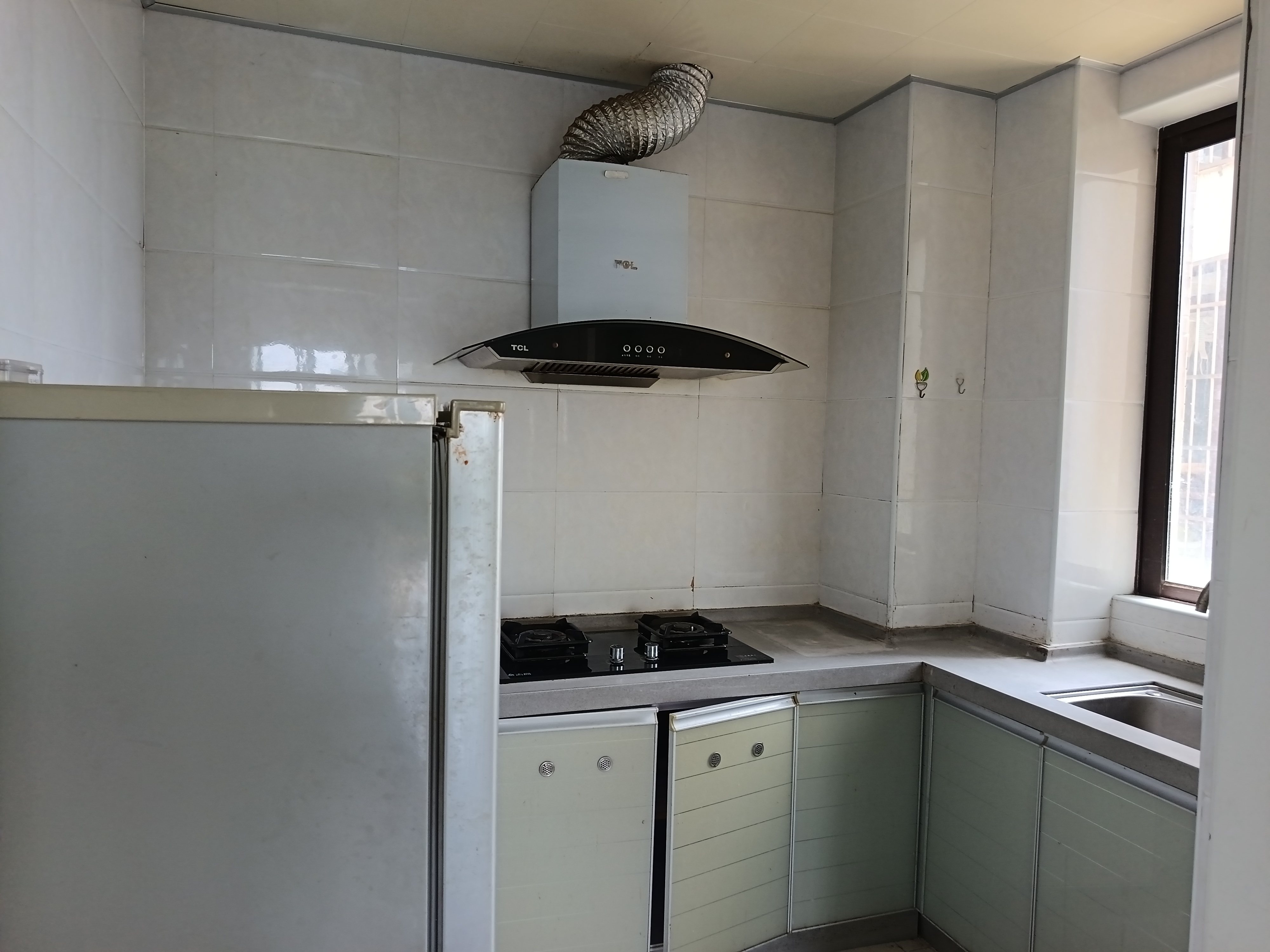 沁园岭秀（别名：海角花园）  2室2厅1卫    2300.0元/月室内图