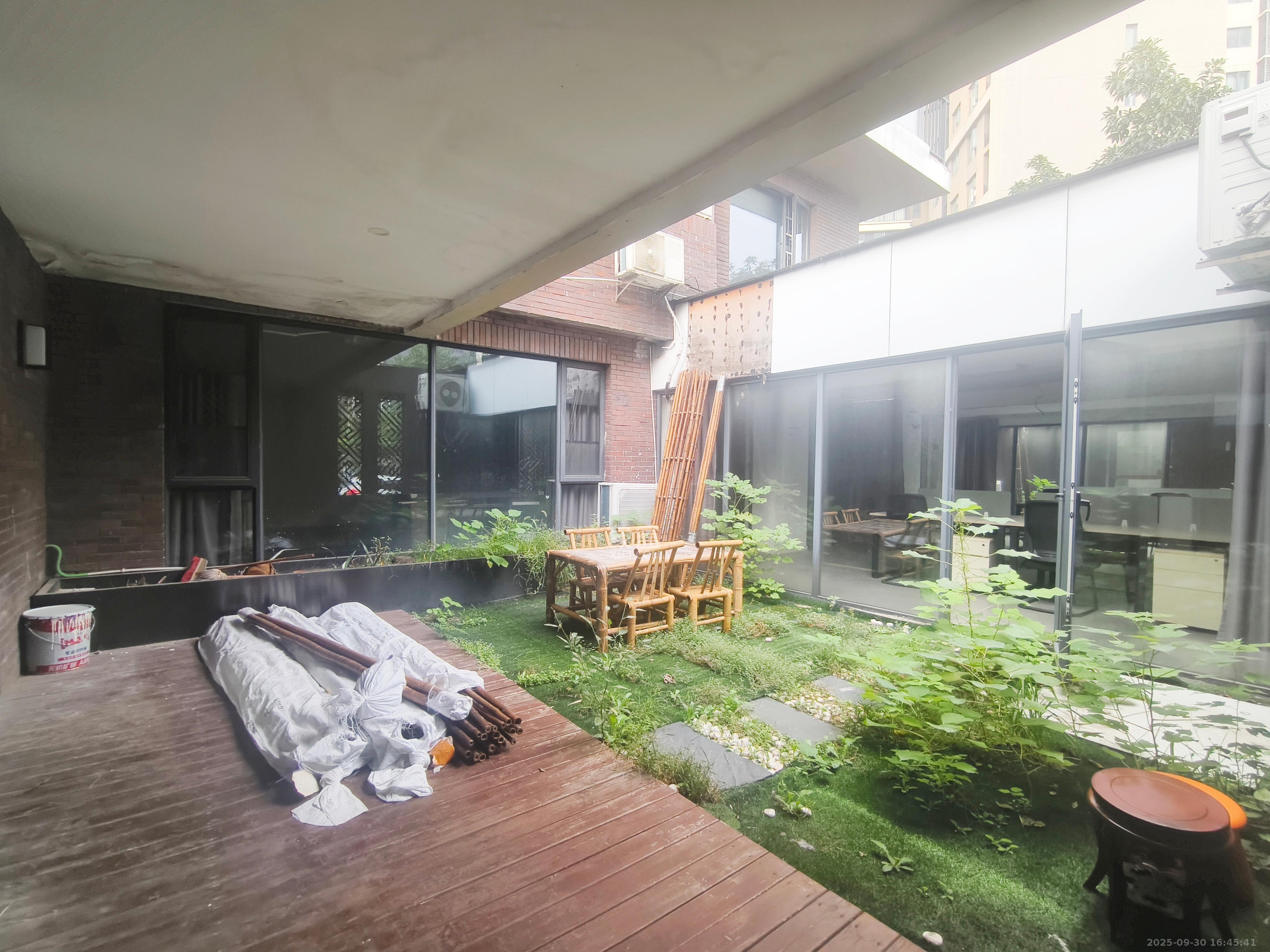 万科城 5室2厅2卫 7000.0元/月 万科城 5室2厅2卫 7000.0元/月室内图