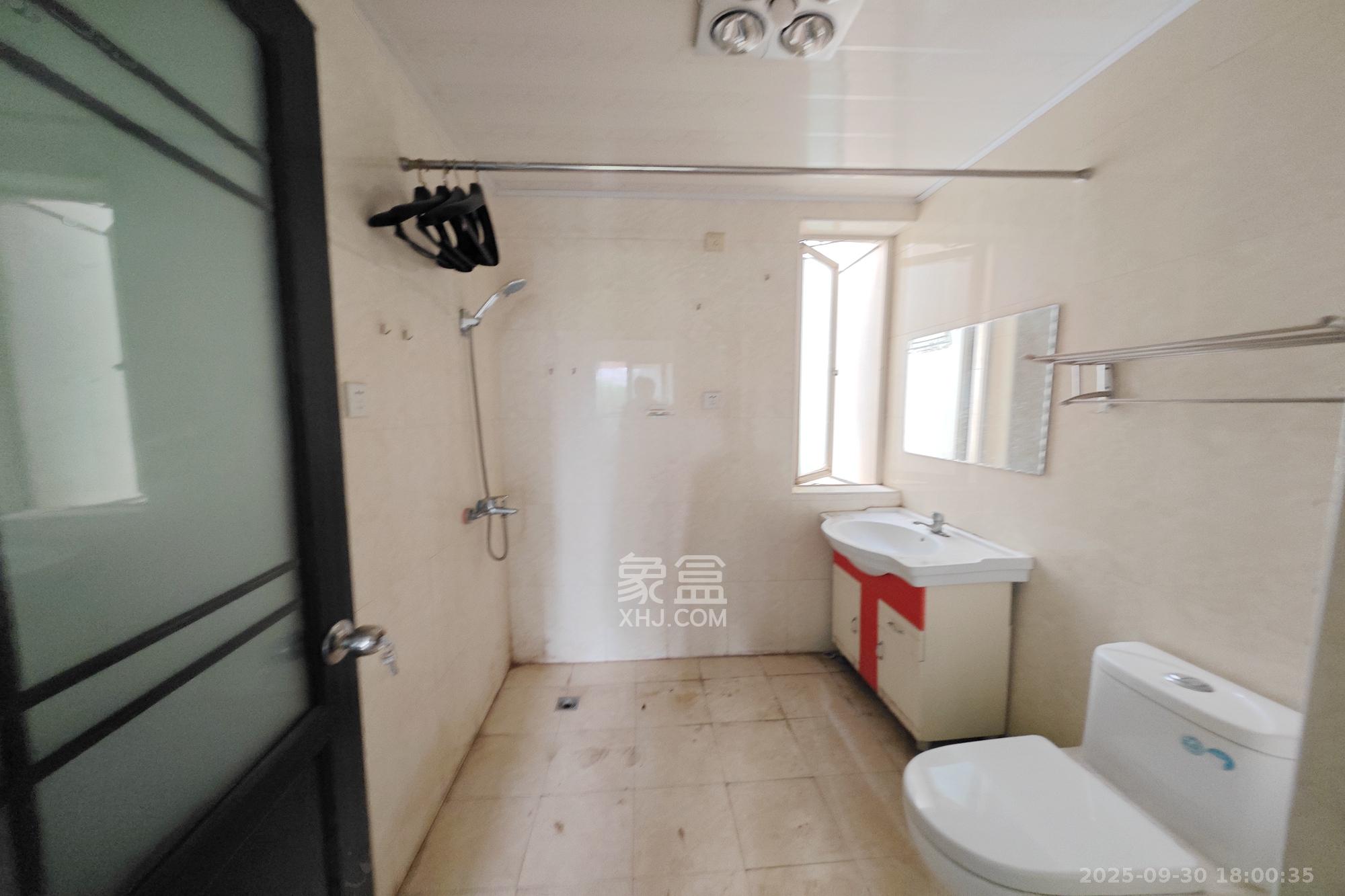 华雅花园  3室2厅4卫    108.0万其他