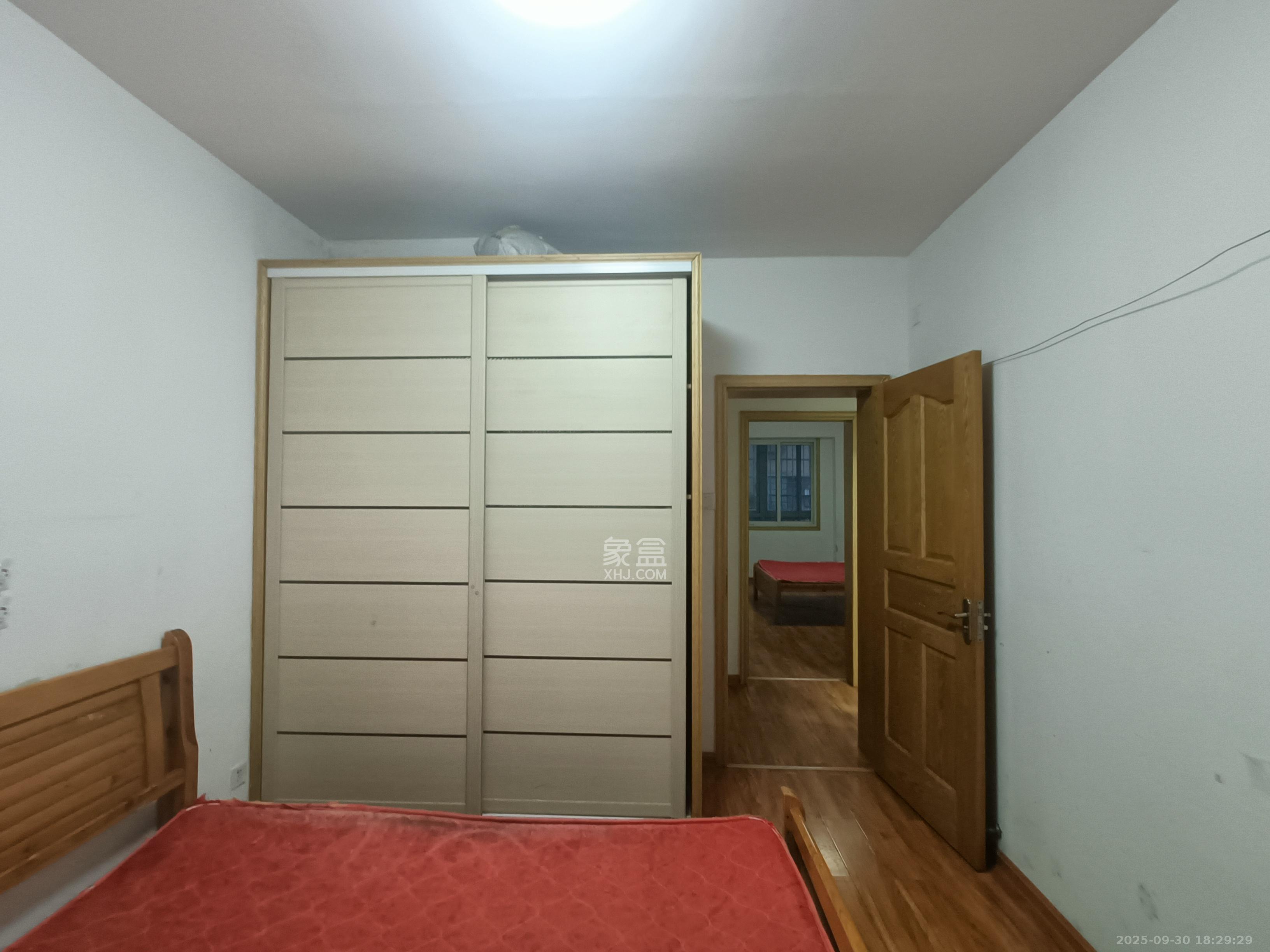 泰禹家园(彩云之翼家园一期、二期、三期) 3室2厅2卫 1700.0元/月 泰禹家园(彩云之翼家园一期、二期、三期) 3室2厅2卫 1700.0元/月室内图