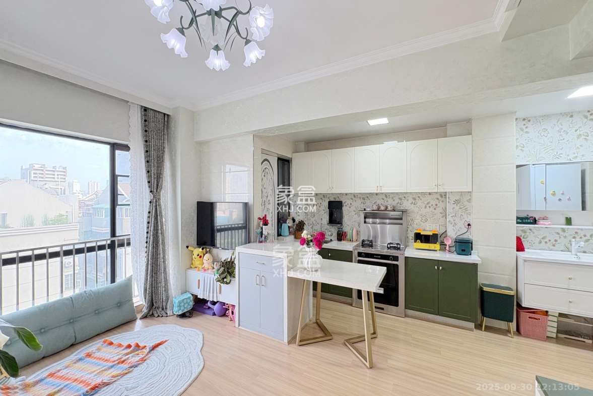 锦泰东环国际 1室2厅1卫 49.6万 锦泰东环国际 1室2厅1卫 49.6万客厅