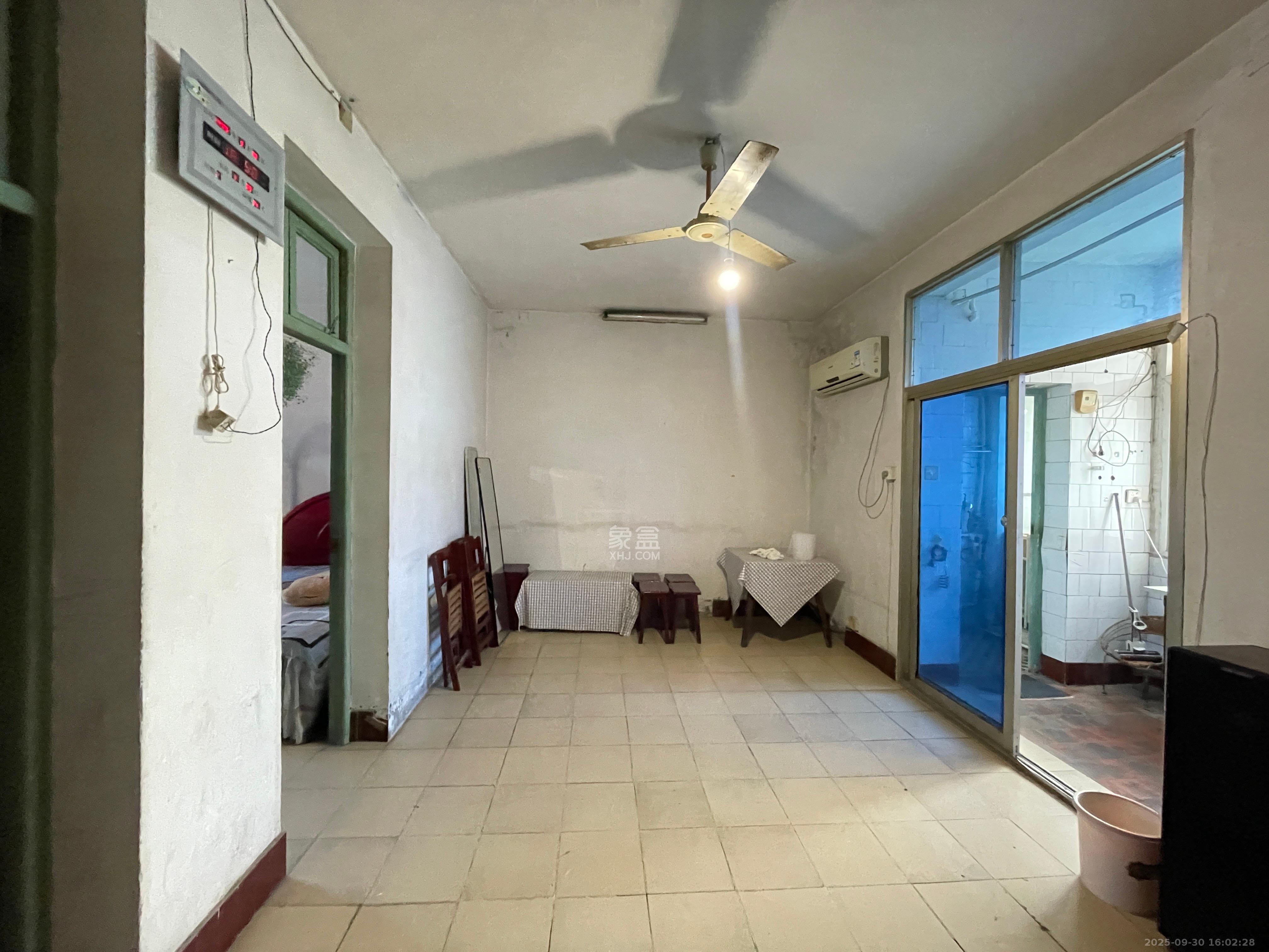 二机小区 2室1厅1卫 1200.0元/月 二机小区 2室1厅1卫 1200.0元/月室内图