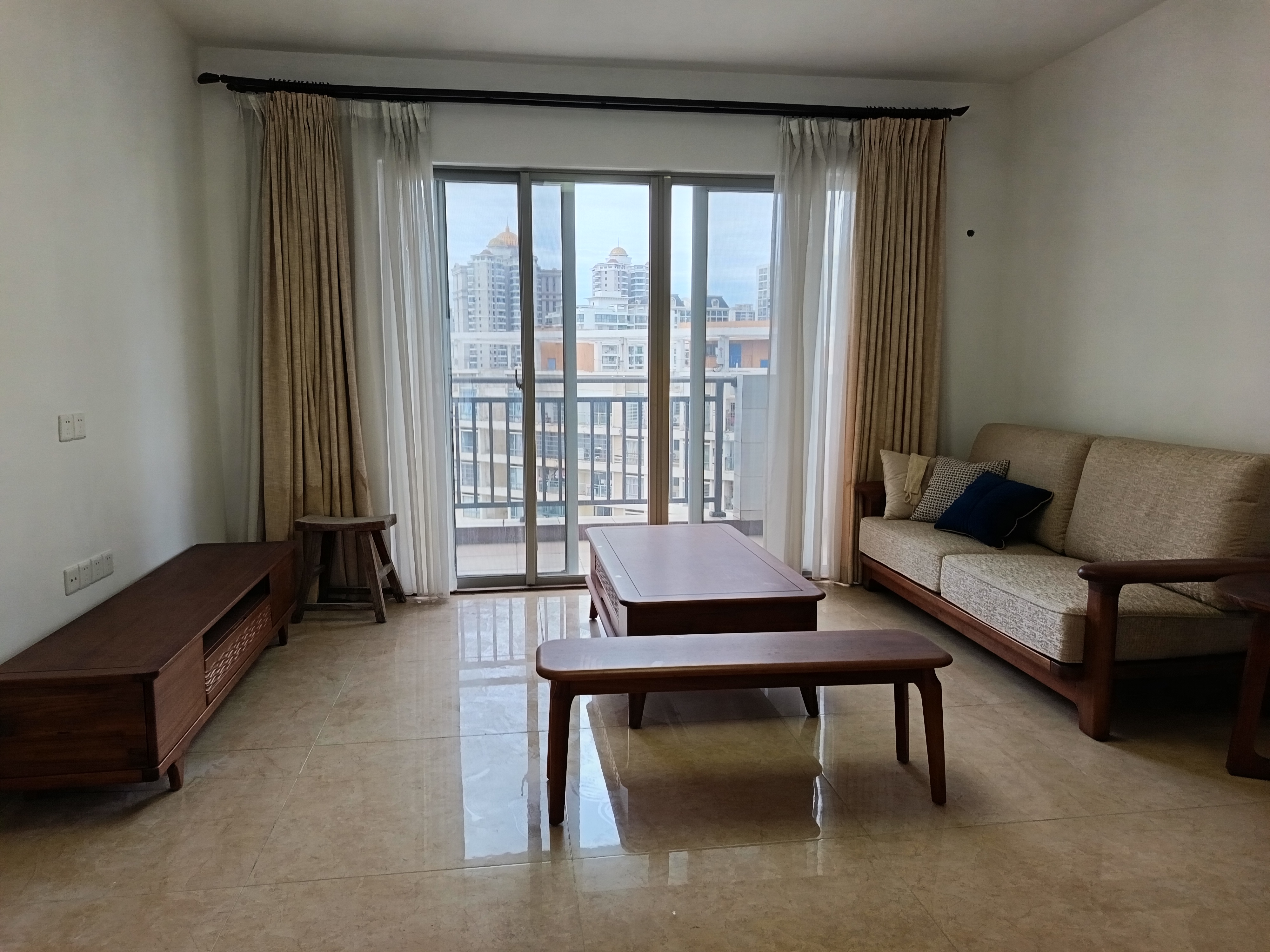 海联新村 1室2厅1卫 2500.0元/月 海联新村 1室2厅1卫 2500.0元/月室内图