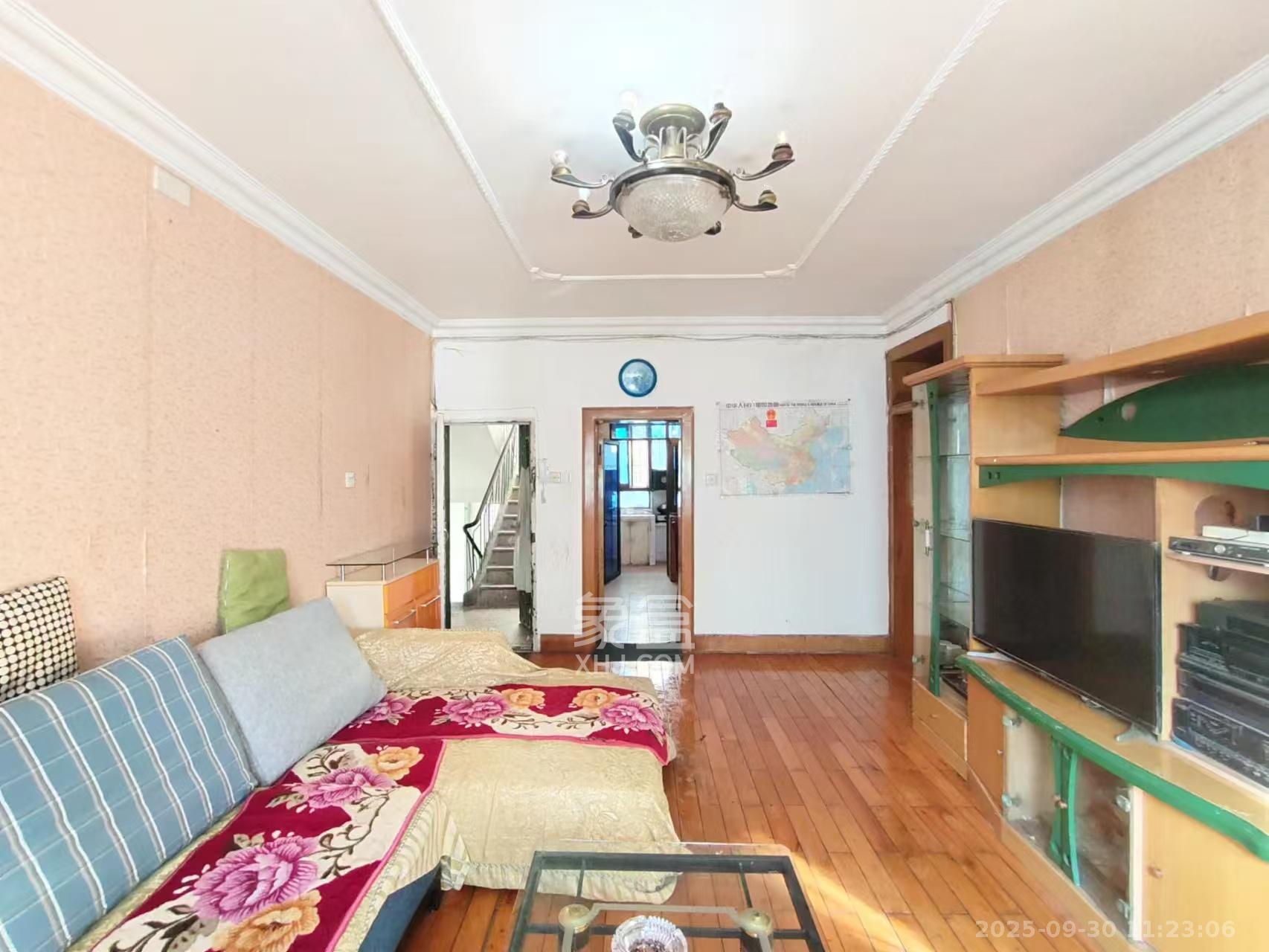 雅泰花园 3室2厅1卫 2500.0元/月 雅泰花园 3室2厅1卫 2500.0元/月室内图