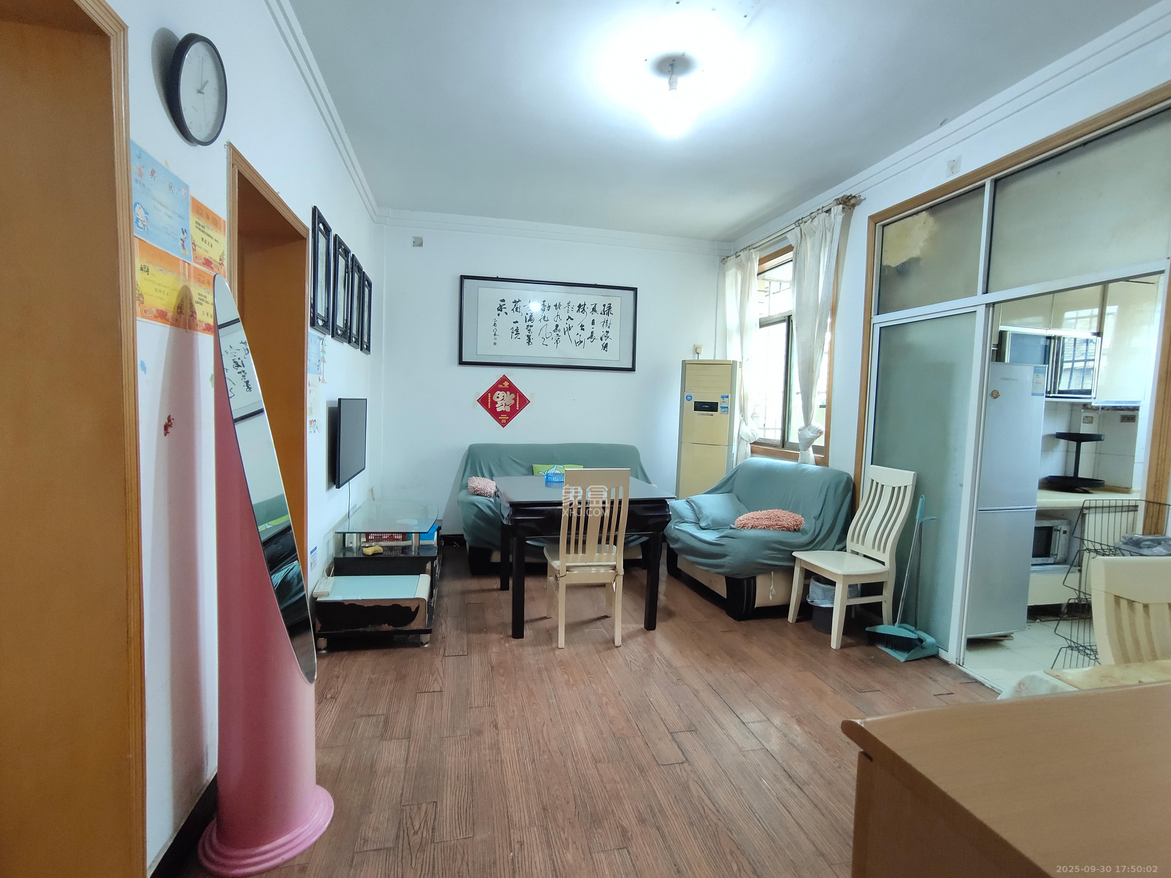 扬帆小区 1室1厅1卫 1500.0元/月 扬帆小区 1室1厅1卫 1500.0元/月室内图