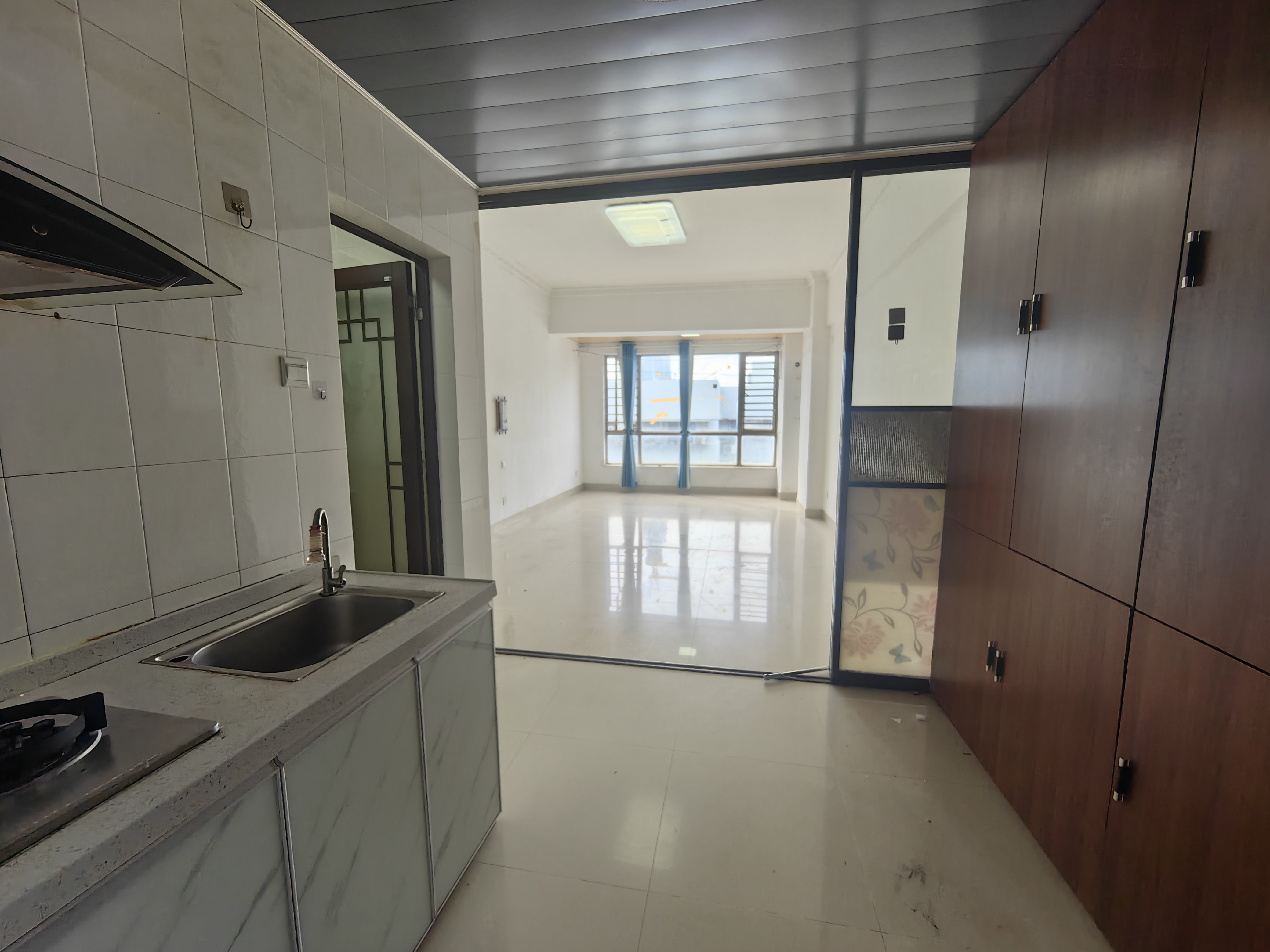 蓝天丽城 1室1厅1卫 45.0万 蓝天丽城 1室1厅1卫 45.0万客厅