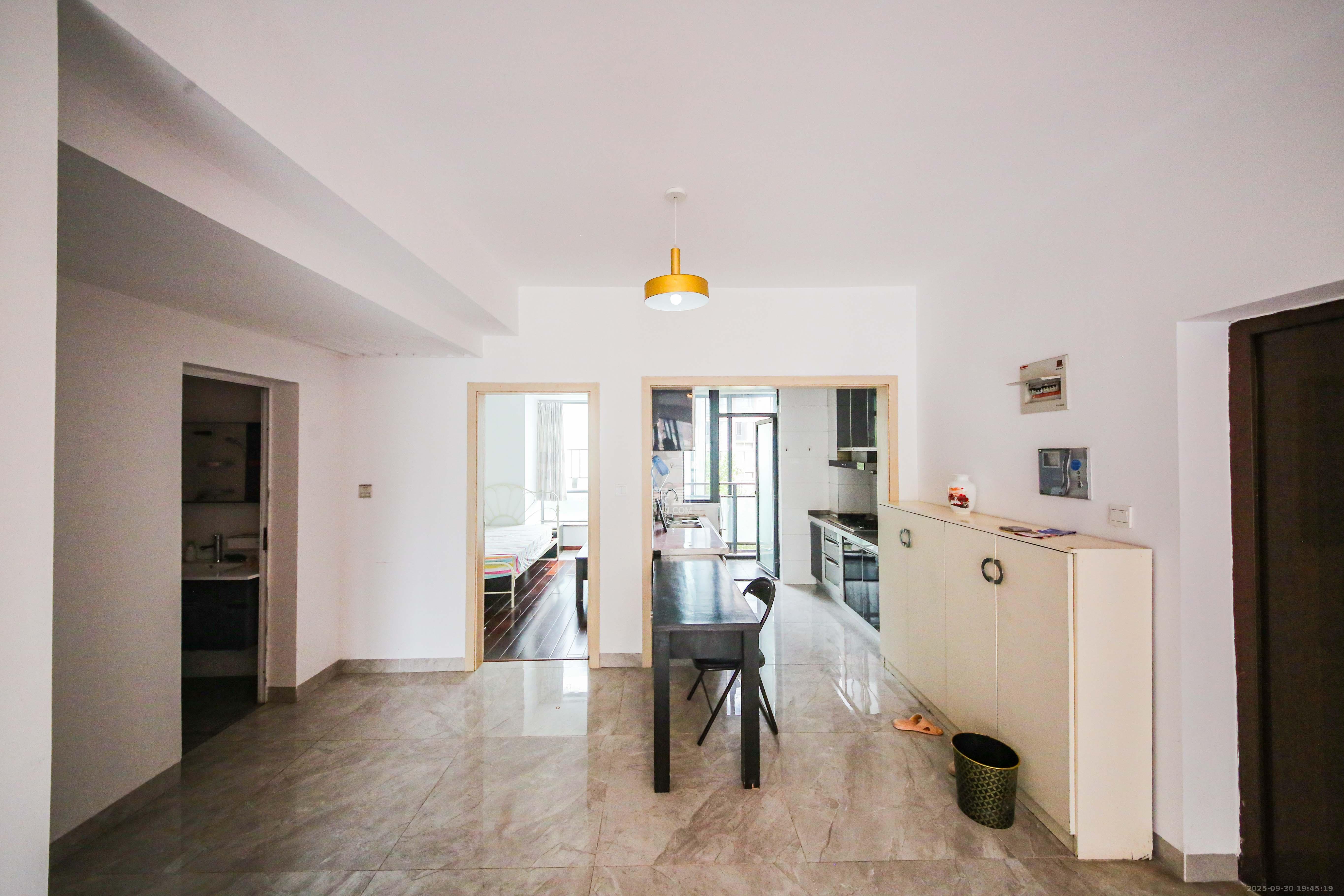 奥林匹克花园  2室2厅1卫    66.0万 奥林匹克花园  2室2厅1卫    66.0万客厅