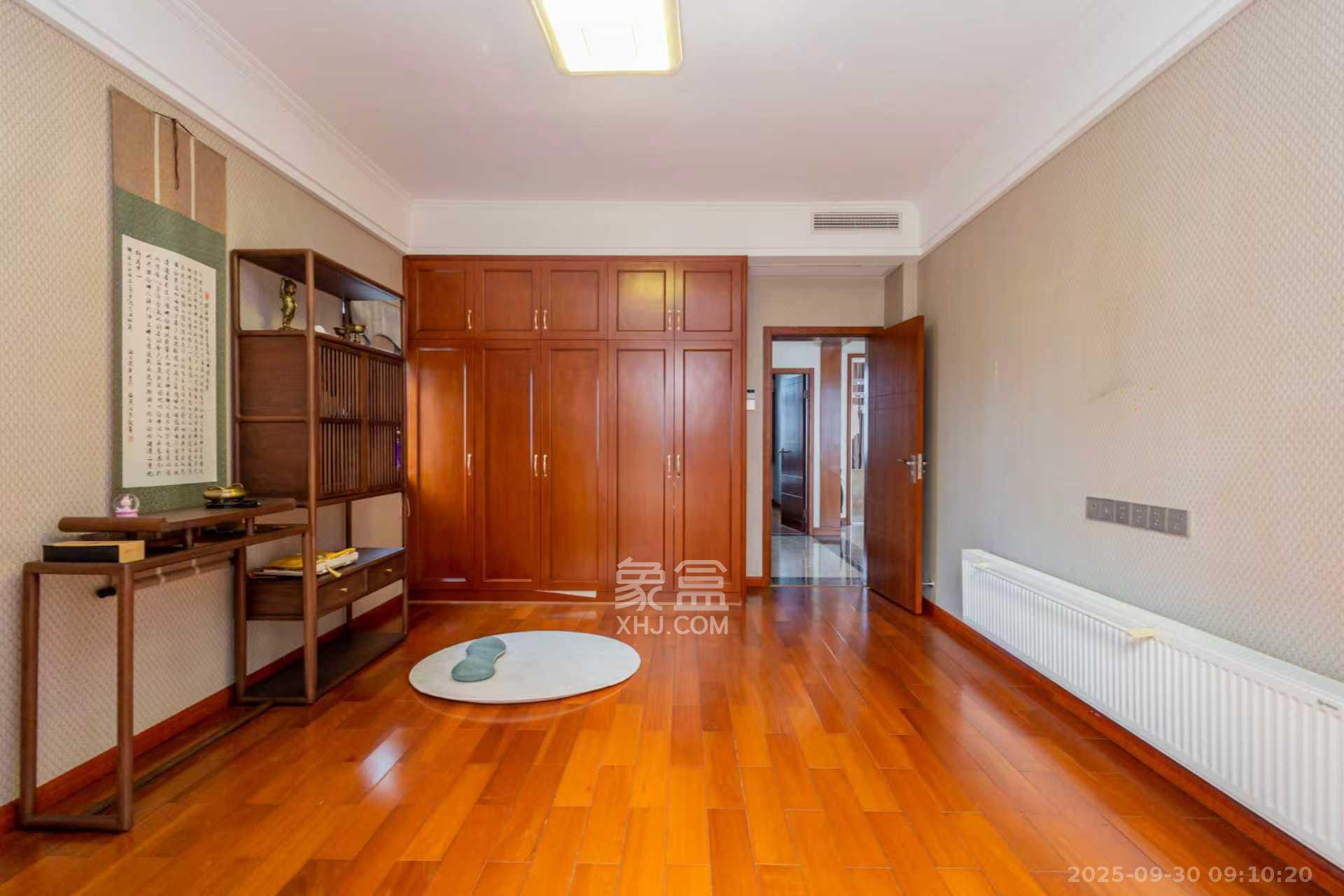 辉宏橄榄城 6室2厅2卫 4500.0元/月 辉宏橄榄城 6室2厅2卫 4500.0元/月室内图