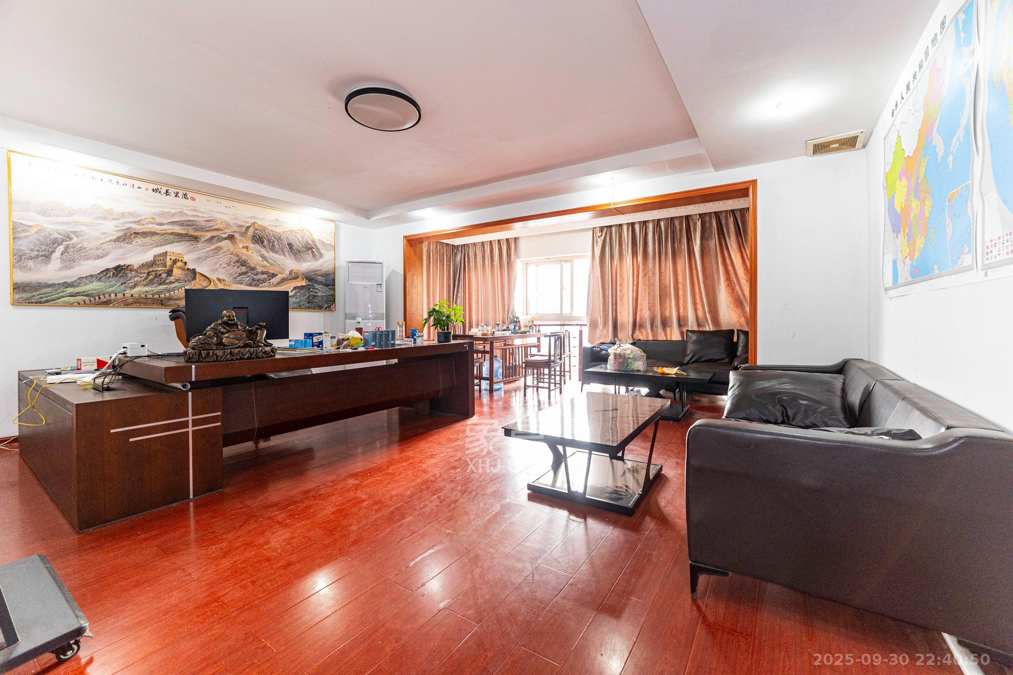 开源鑫阁  7室2厅3卫    168.0万卧室