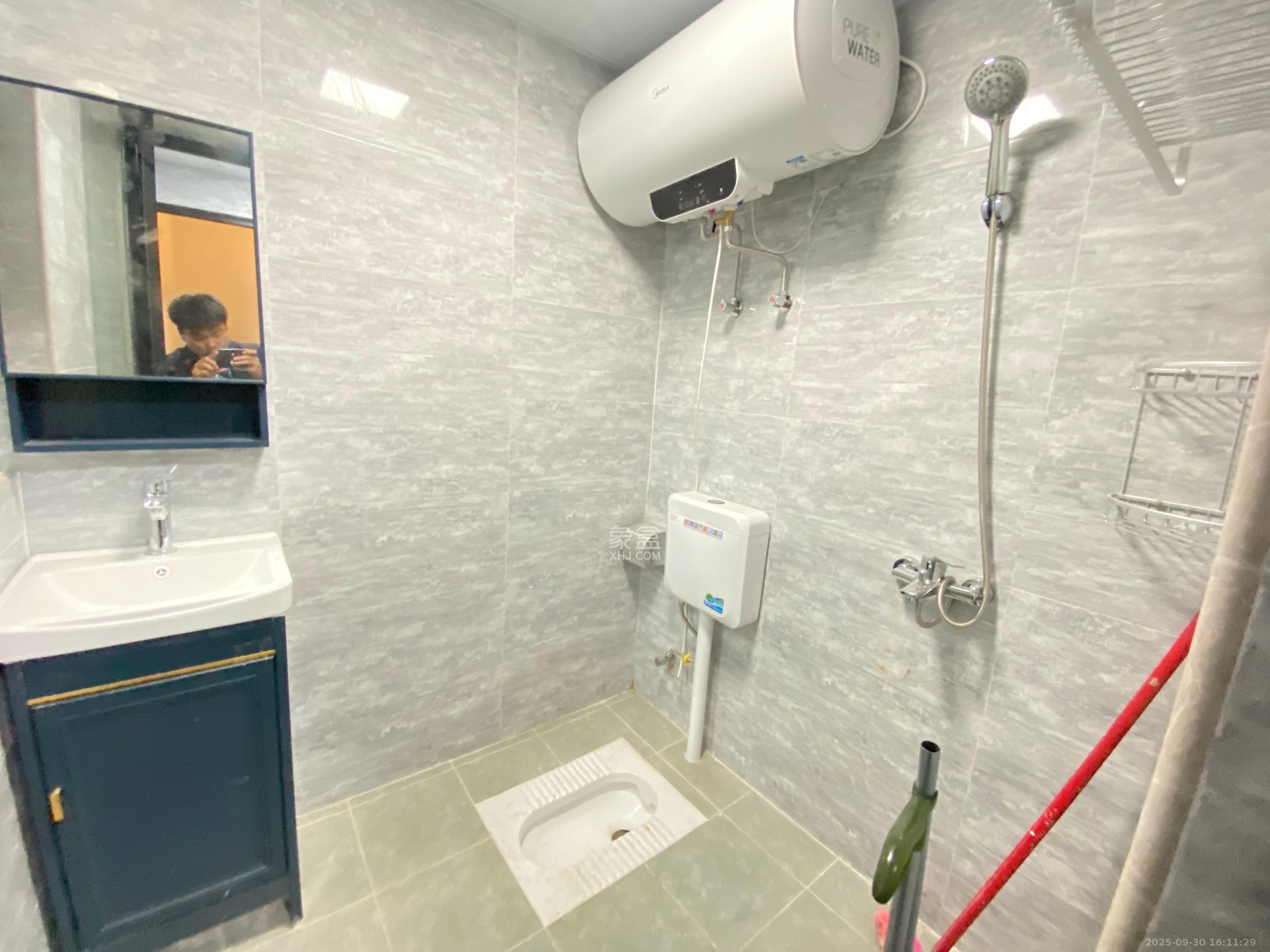 公园9号大都会  2室1厅1卫    2100.0元/月室内图