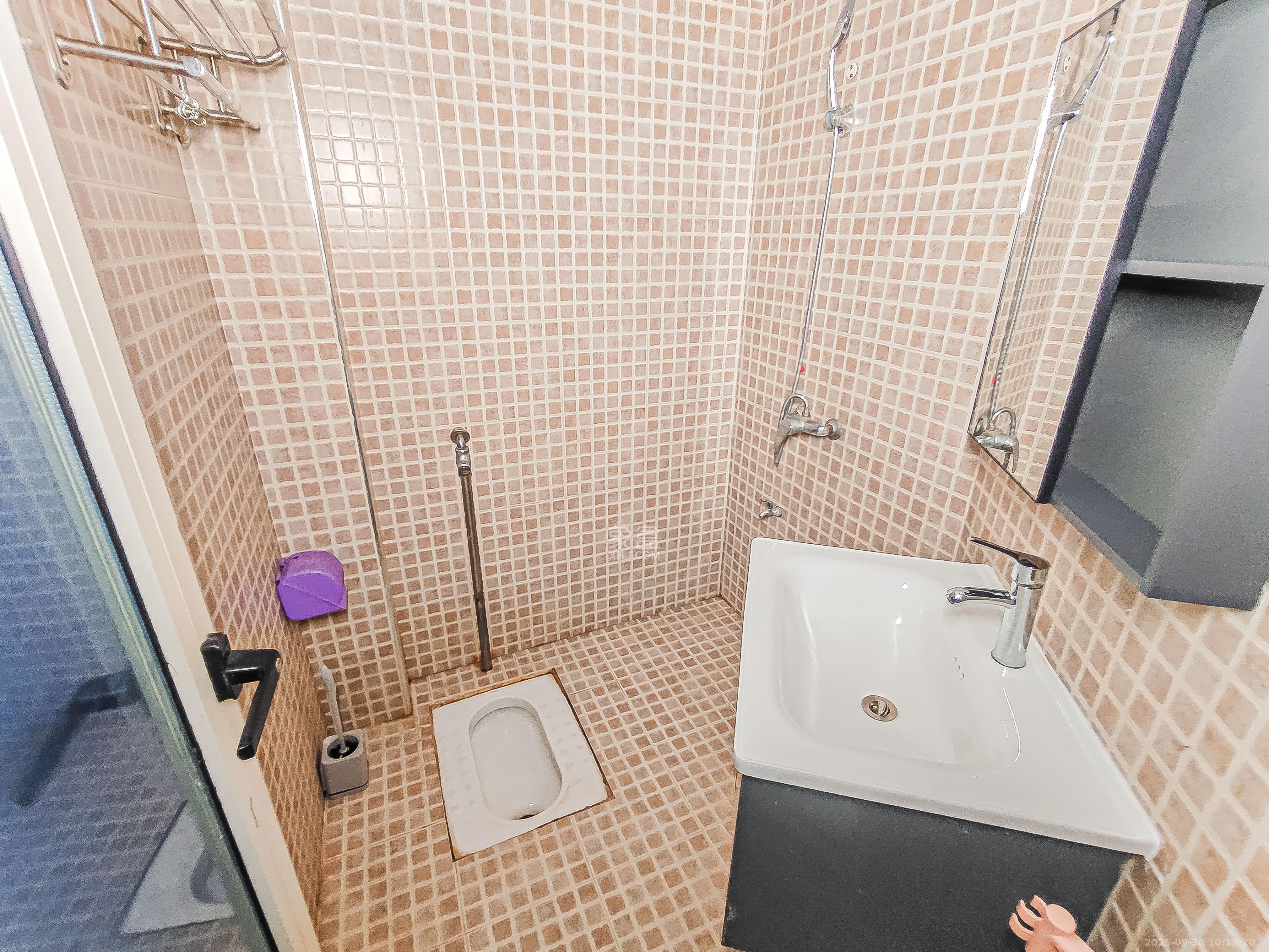 白沙晶城 1室1厅1卫 38.0万 白沙晶城 1室1厅1卫 38.0万卫生间