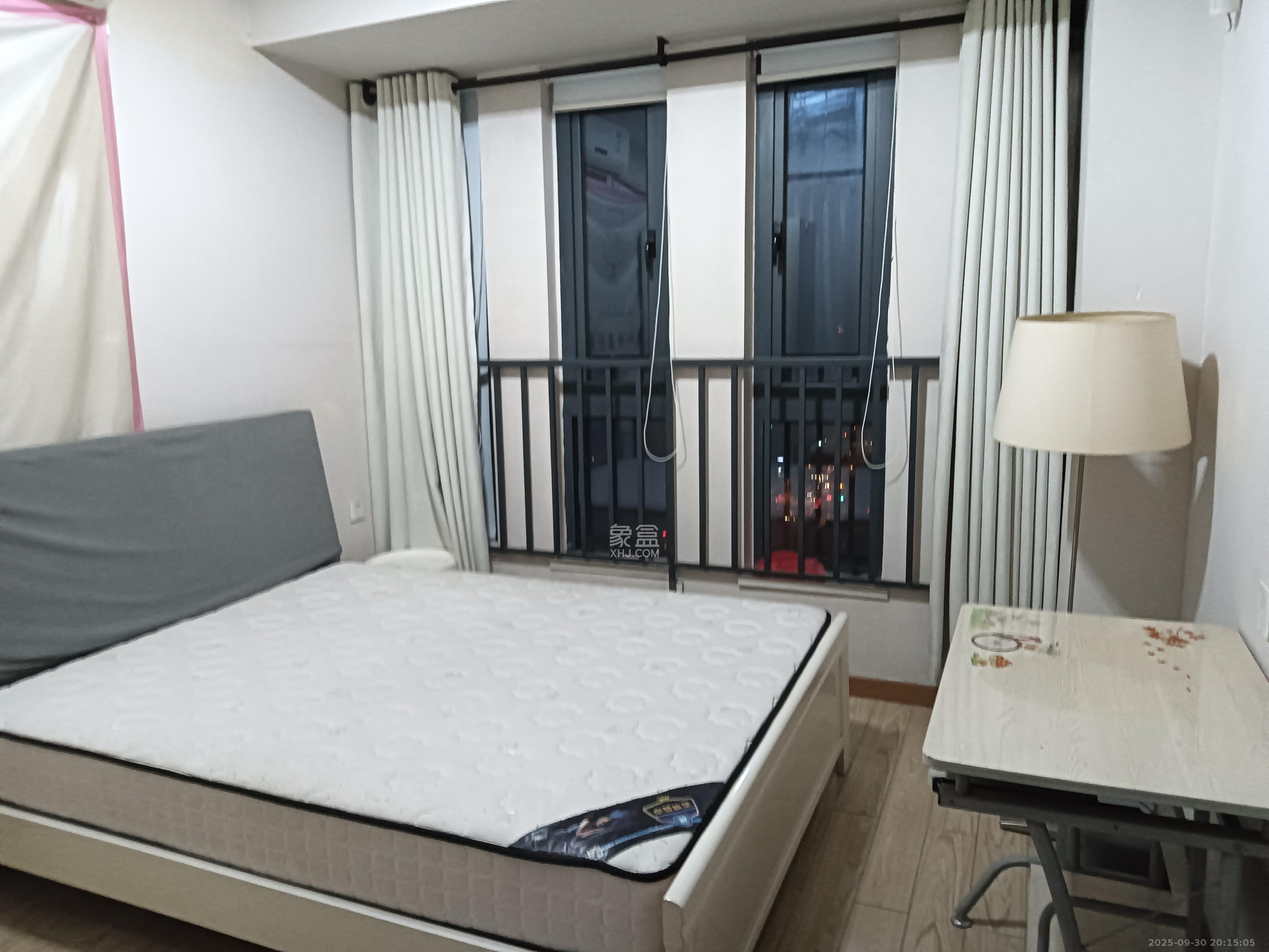 藏珑湖上国际花园 1室1厅1卫 1500.0元/月 藏珑湖上国际花园 1室1厅1卫 1500.0元/月室内图