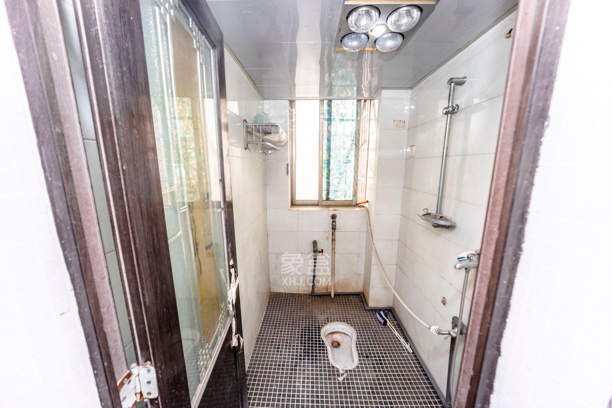 金泰小区 3室1厅1卫 2200.0元/月 金泰小区 3室1厅1卫 2200.0元/月室内图