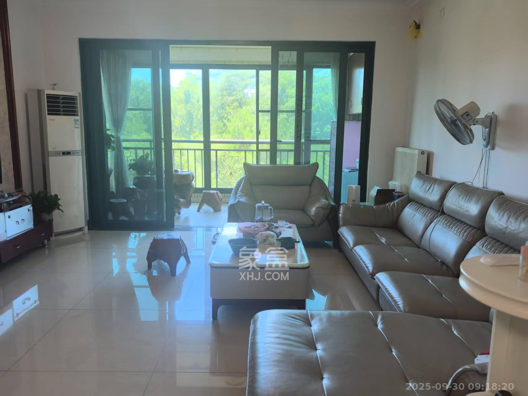 恒大城 4室2厅2卫 2600.0元/月 恒大城 4室2厅2卫 2600.0元/月室内图