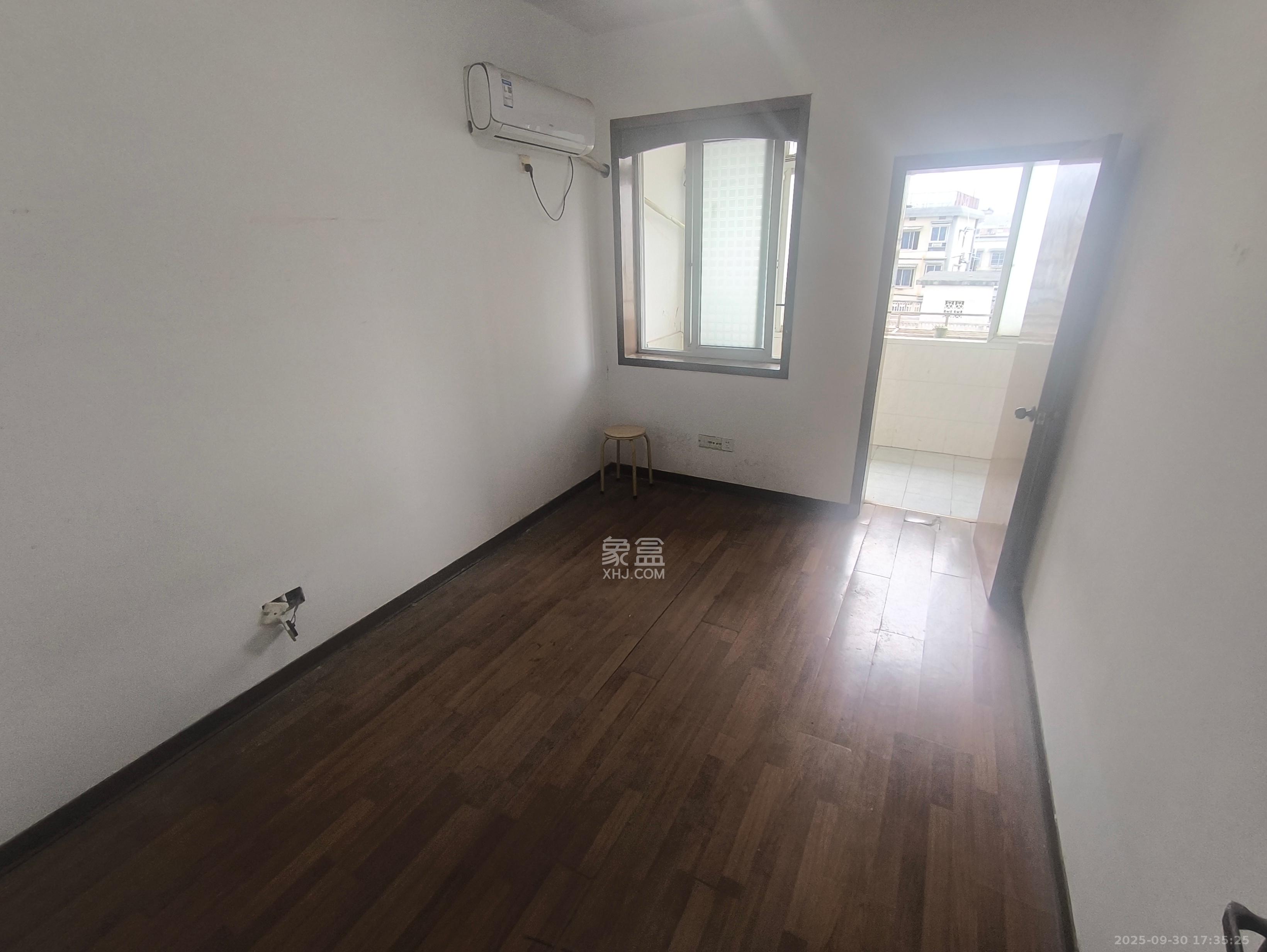 苏家巷民主党派宿舍  3室1厅1卫    3500.0元/月室内图