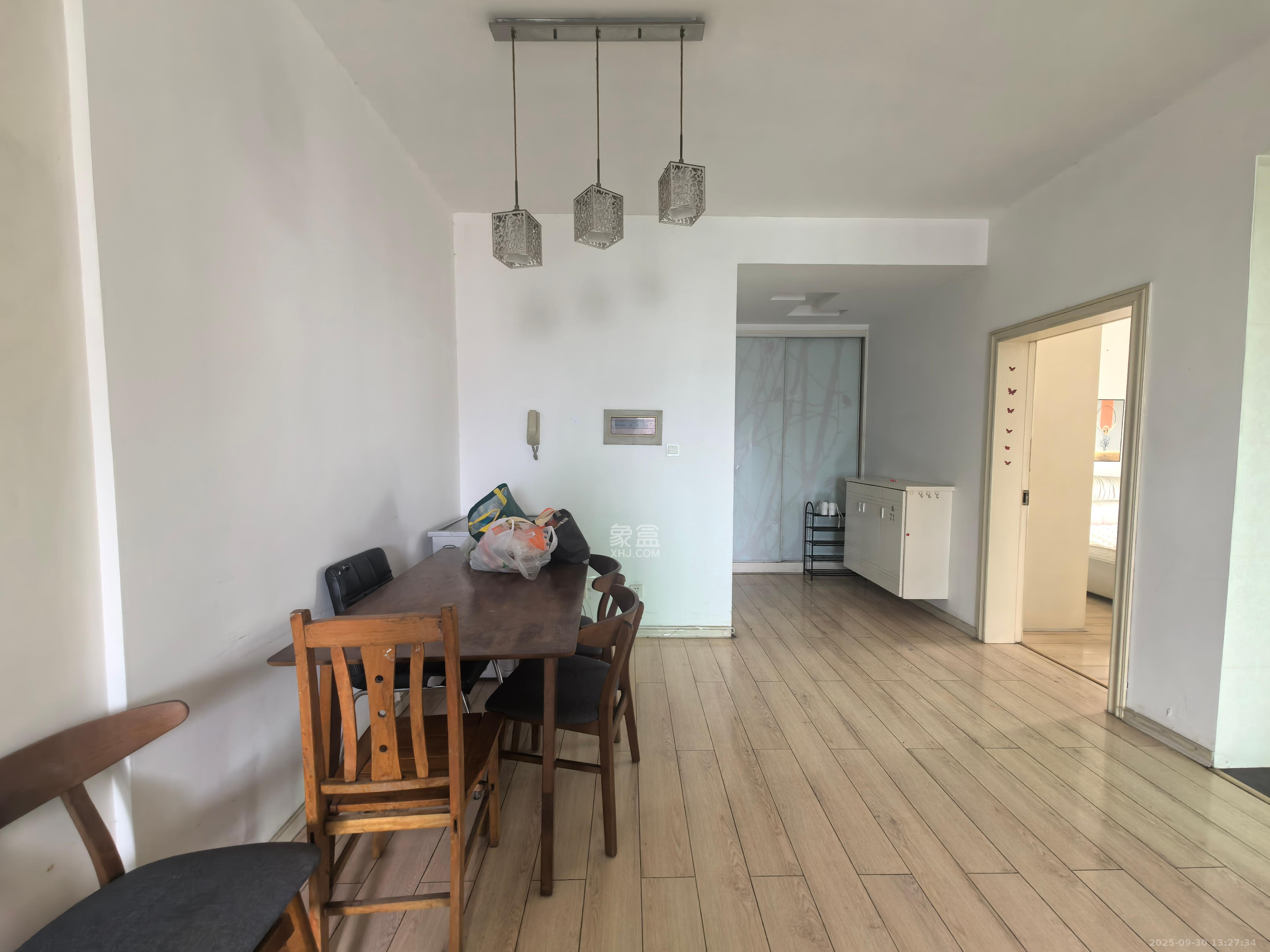 名都花园  2室2厅2卫    2250.0元/月 名都花园  2室2厅2卫    2250.0元/月室内图