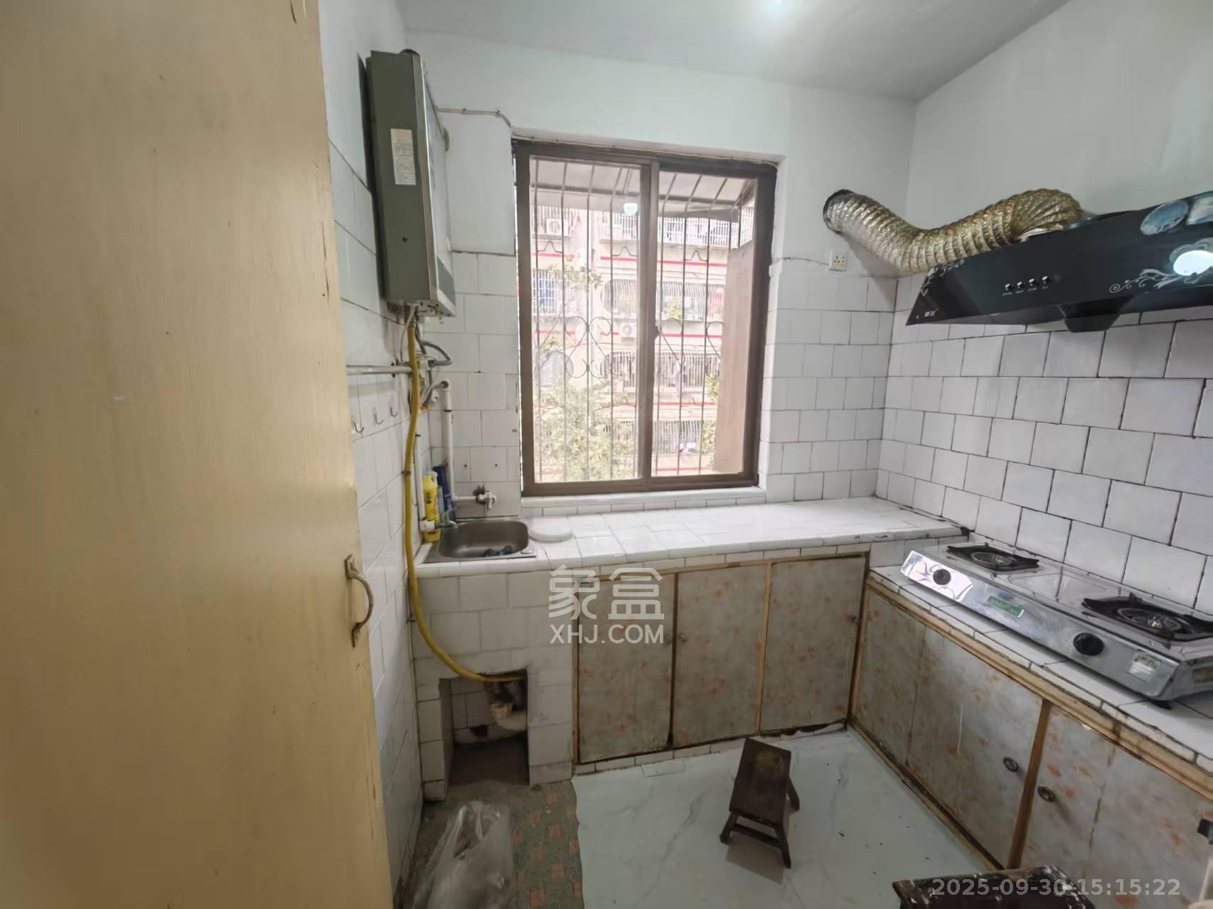 华侨一村 2室1厅1卫 2300.0元/月 华侨一村 2室1厅1卫 2300.0元/月室内图