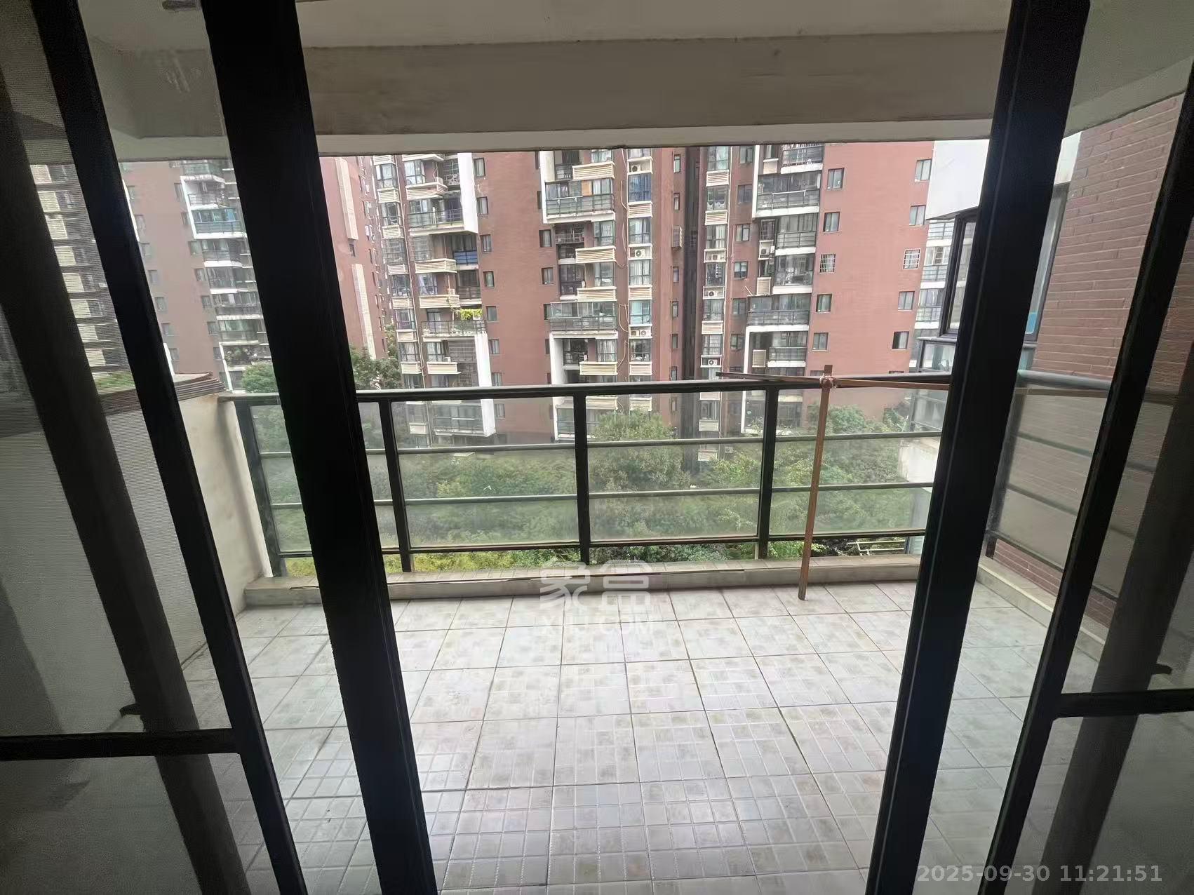 鑫远湘府华城  3室2厅1卫    2600.0元/月 鑫远湘府华城  3室2厅1卫    2600.0元/月室内图