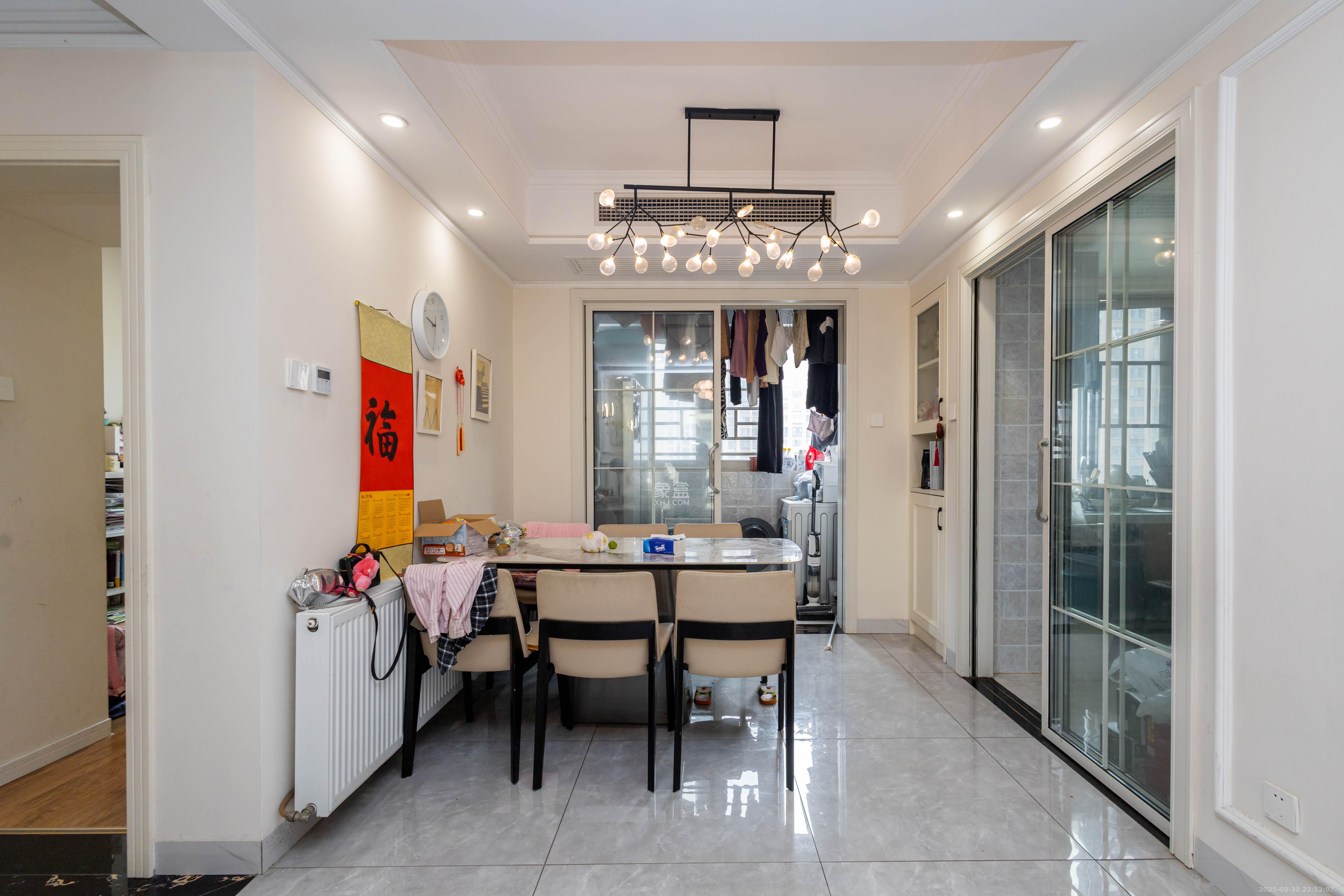 爵世名邸东湖(东湖壹号企业总部基地) 3室2厅2卫 106.0万 爵世名邸东湖(东湖壹号企业总部基地) 3室2厅2卫 106.0万客厅