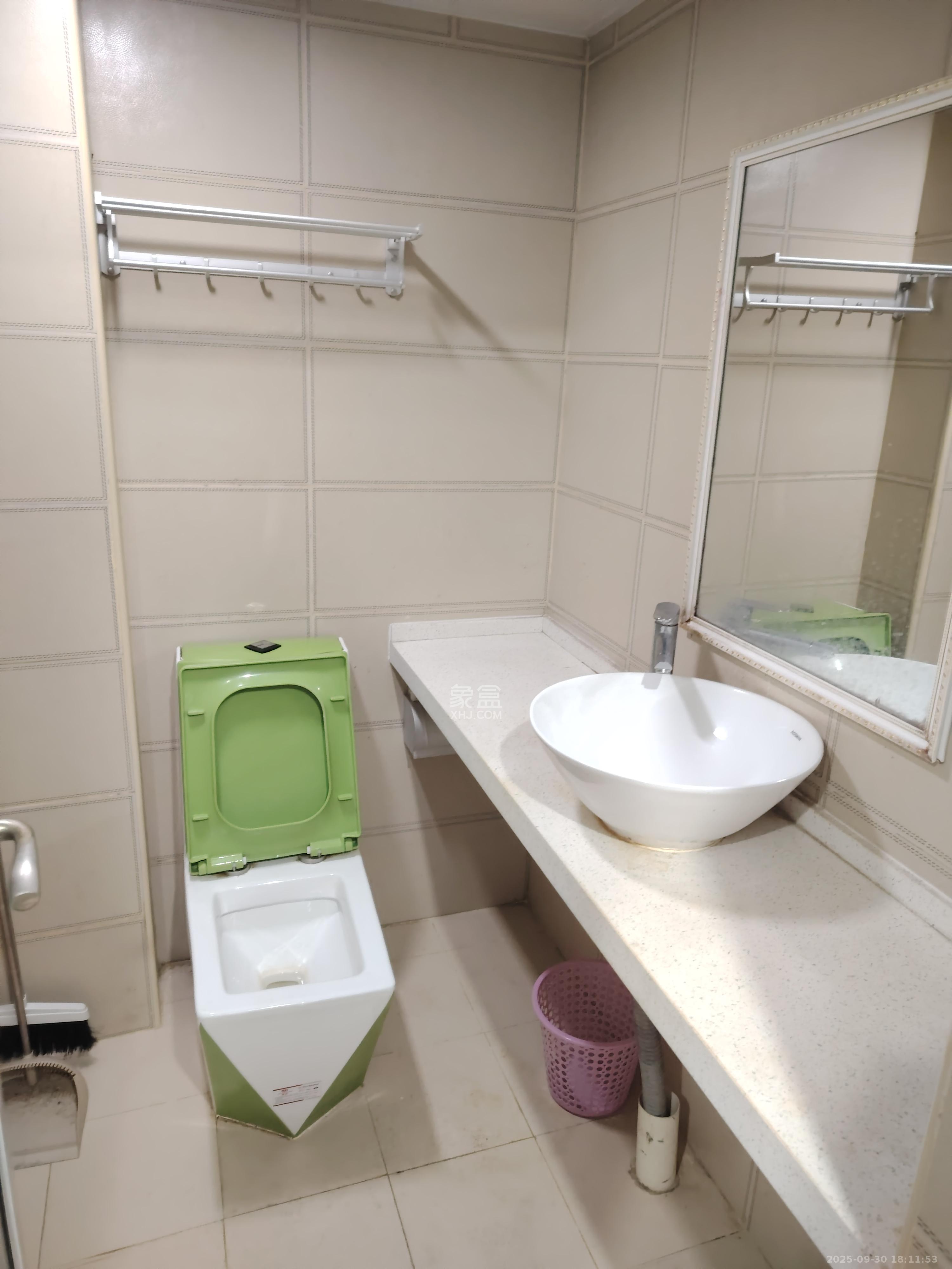 兰亭湾畔 1室1厅1卫 1600.0元/月 兰亭湾畔 1室1厅1卫 1600.0元/月室内图