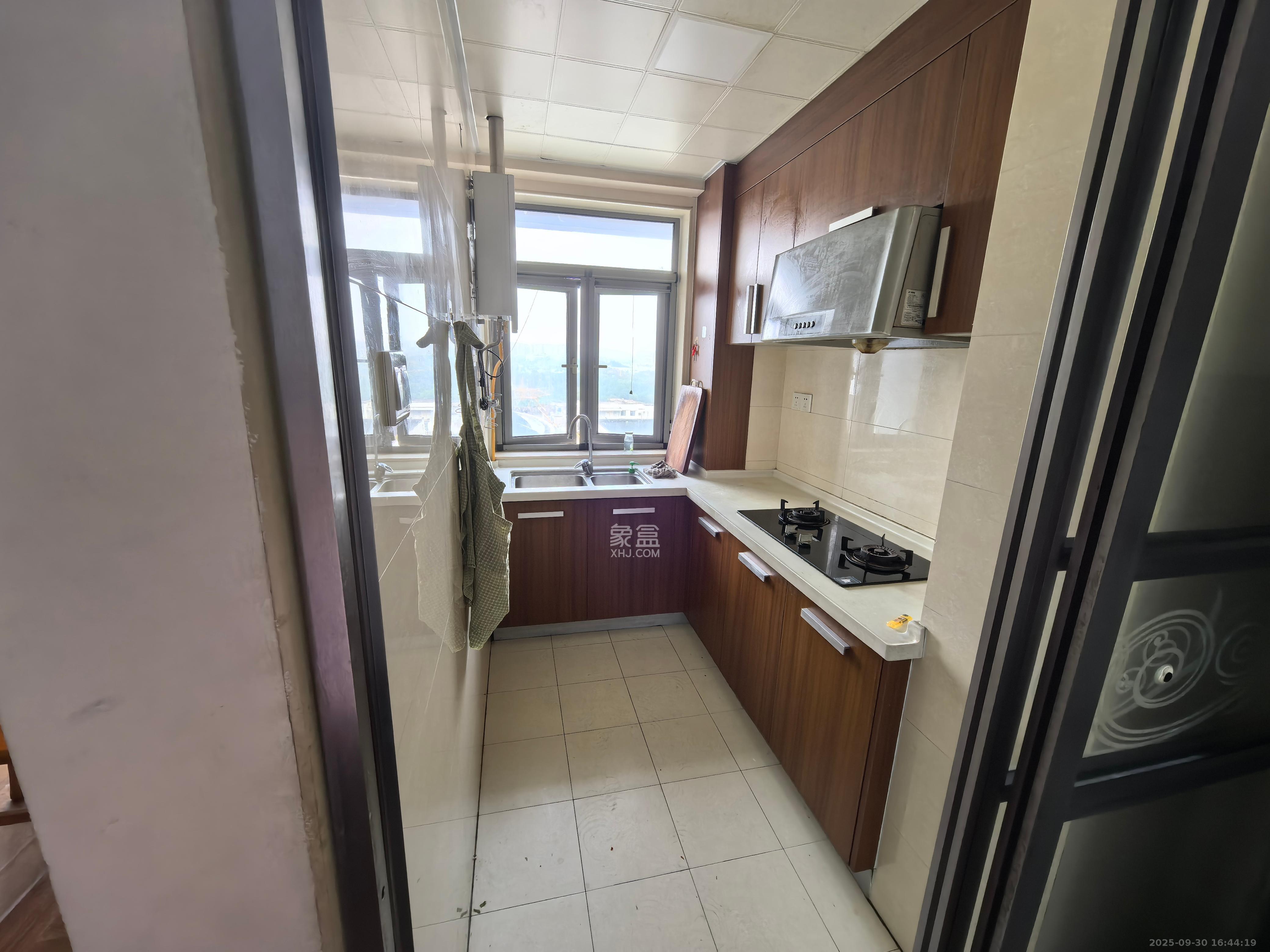 环宇天地、中海地产(中信城市广场二期) 2室2厅1卫 1800.0元/月 环宇天地、中海地产(中信城市广场二期) 2室2厅1卫 1800.0元/月室内图