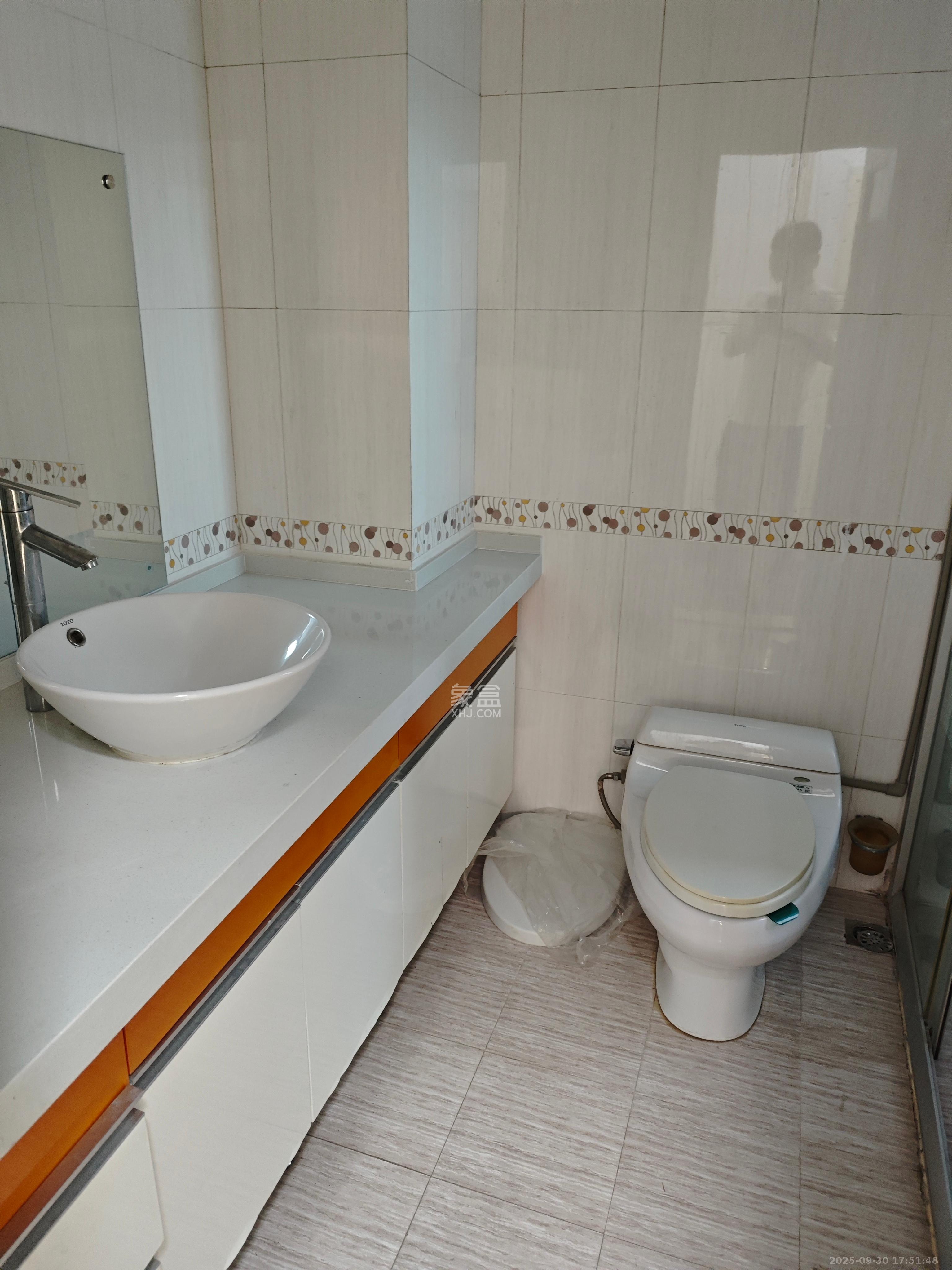 新华联家园  3室2厅2卫    3700.0元/月室内图