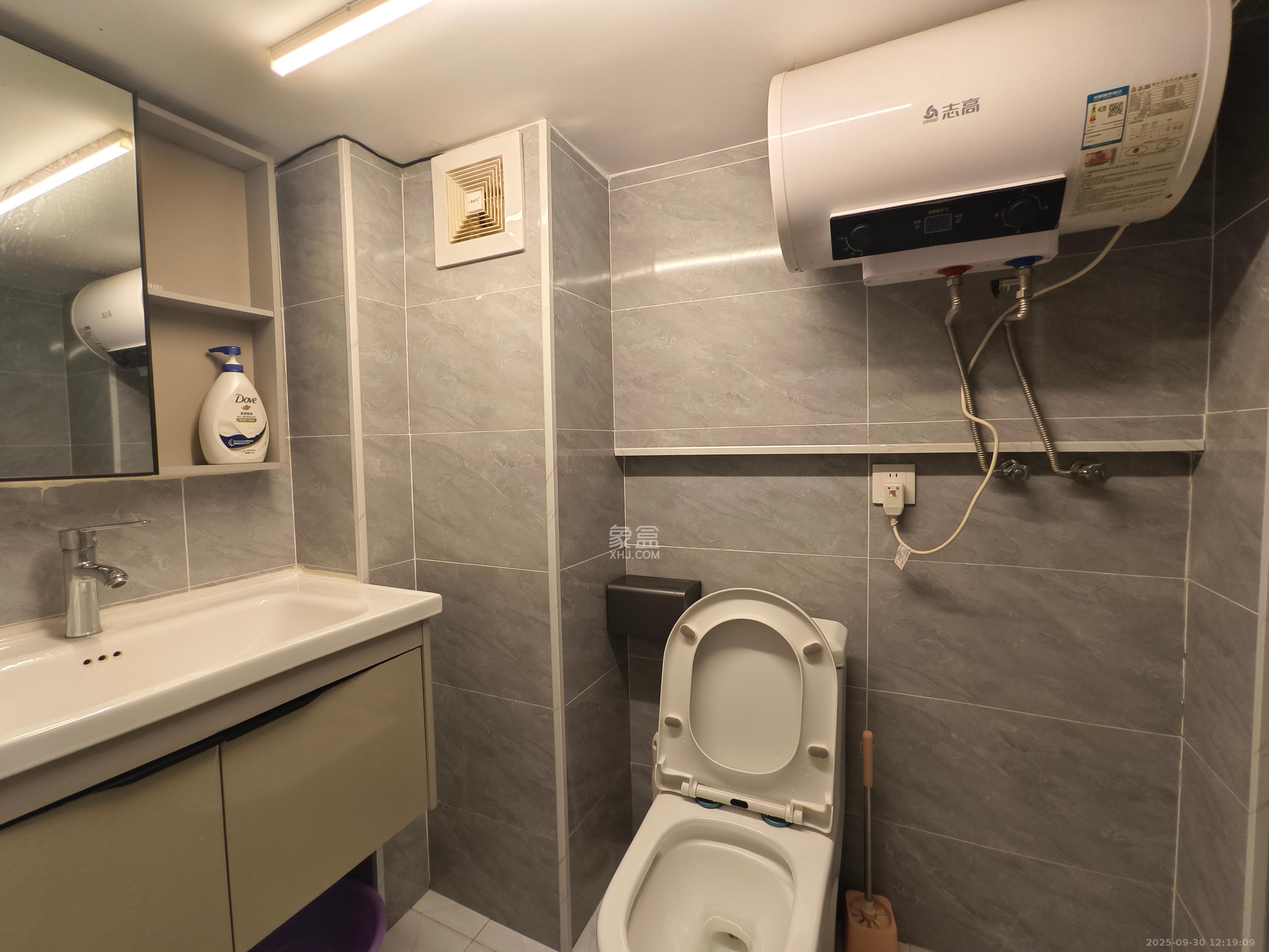 金茂建发泊悦 1室1厅1卫 1300.0元/月 金茂建发泊悦 1室1厅1卫 1300.0元/月室内图