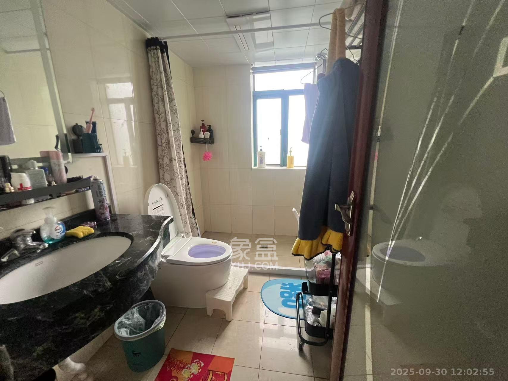 王府花园 4室2厅2卫 4300.0元/月 王府花园 4室2厅2卫 4300.0元/月室内图