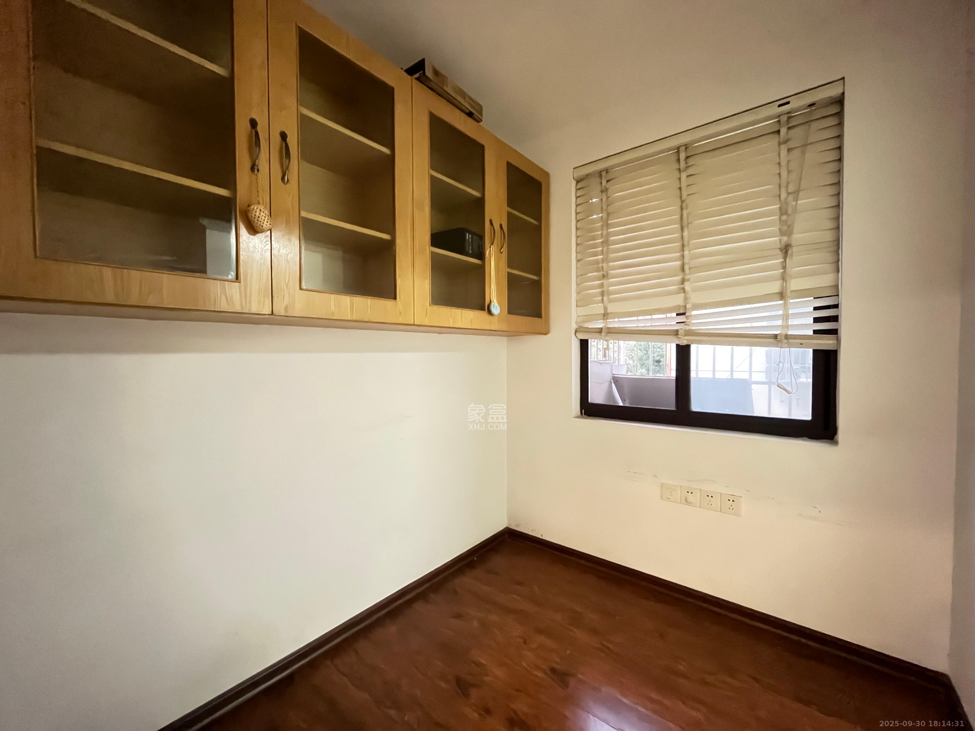 老灯泡厂宿舍（啤酒厂宿舍）  2室2厅1卫    2300.0元/月室内图